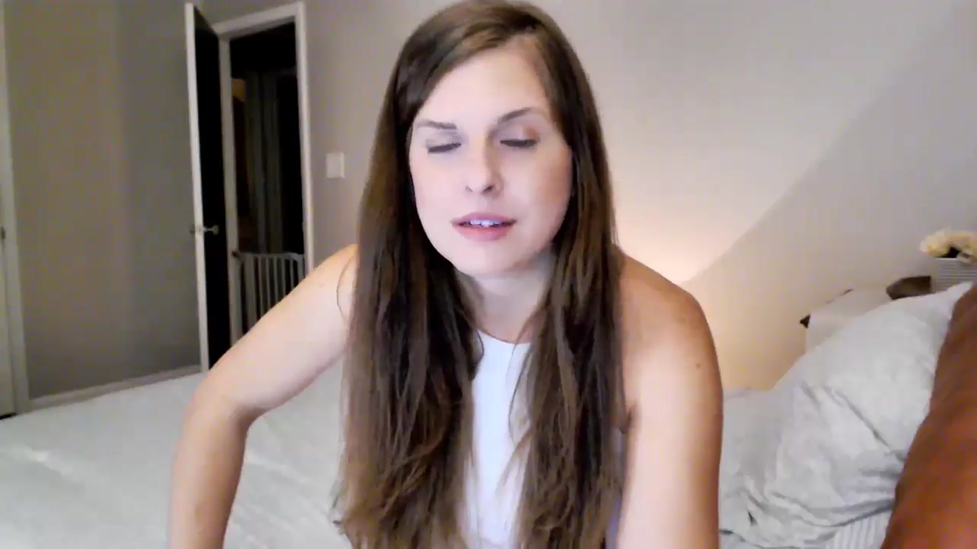 Gallery image thumbnail from Juicy_Fruit's myfreecams stream on, 09/04/2024, 04:00 image 4 of 20