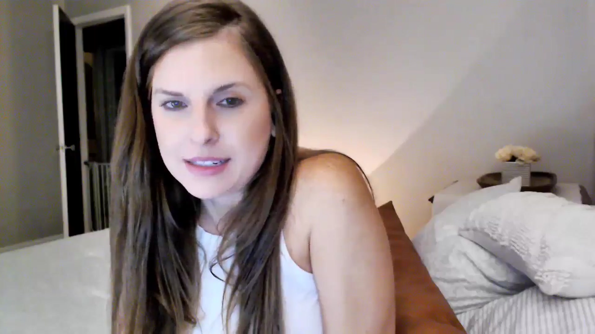 Gallery image thumbnail from Juicy_Fruit's myfreecams stream on, 09/04/2024, 04:00 image 18 of 20