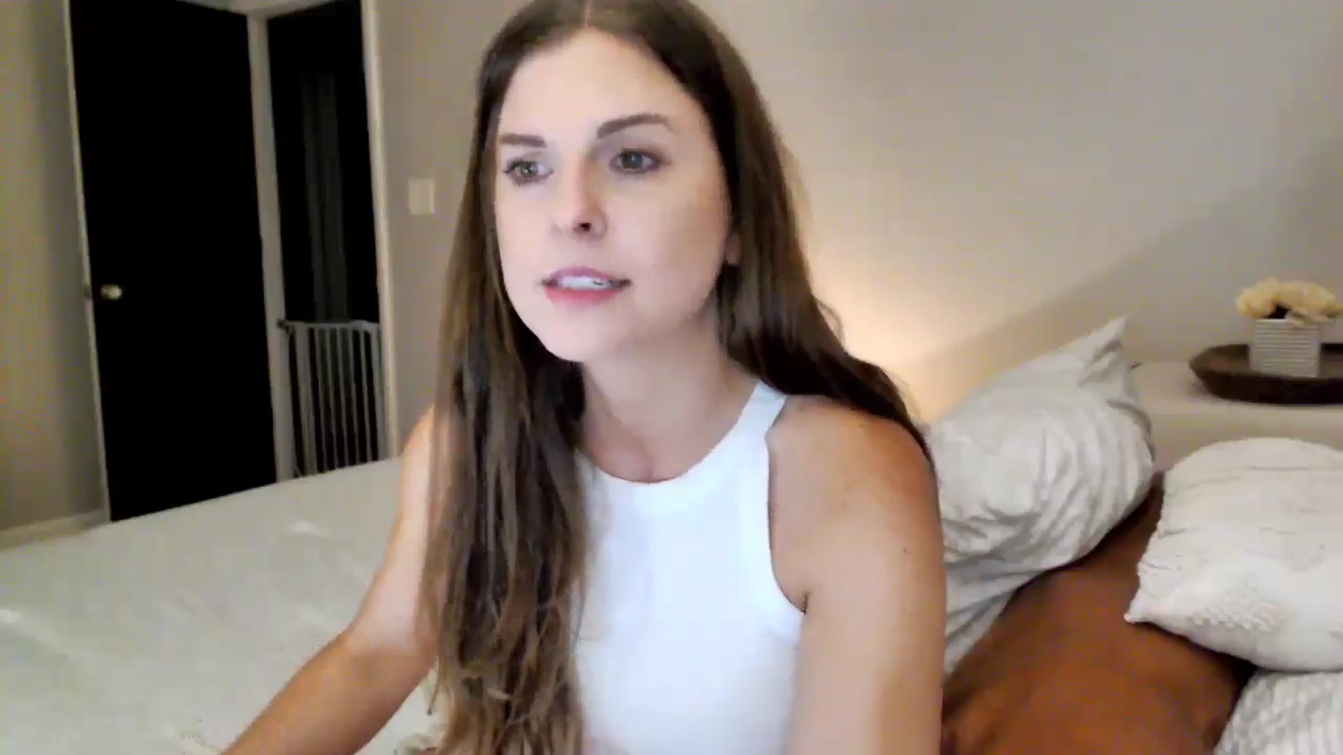 Gallery image thumbnail from Juicy_Fruit's myfreecams stream on, 09/05/2024, 03:46 image 4 of 20