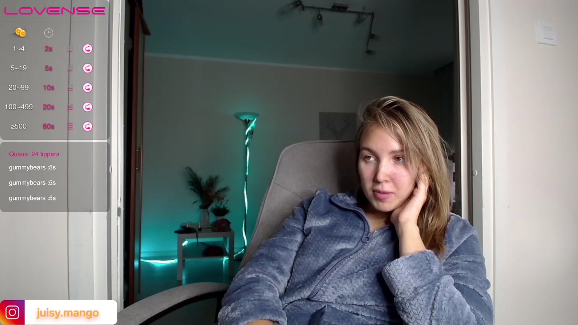 Gallery image thumbnail from Juicy__mango's myfreecams stream on, 11/15/2022, 06:30 image 17 of 20