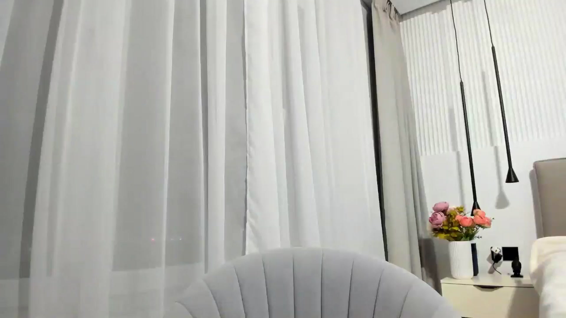 Gallery image thumbnail from Juicy_lips's myfreecams stream on, 05/20/2025, 21:11 image 18 of 20