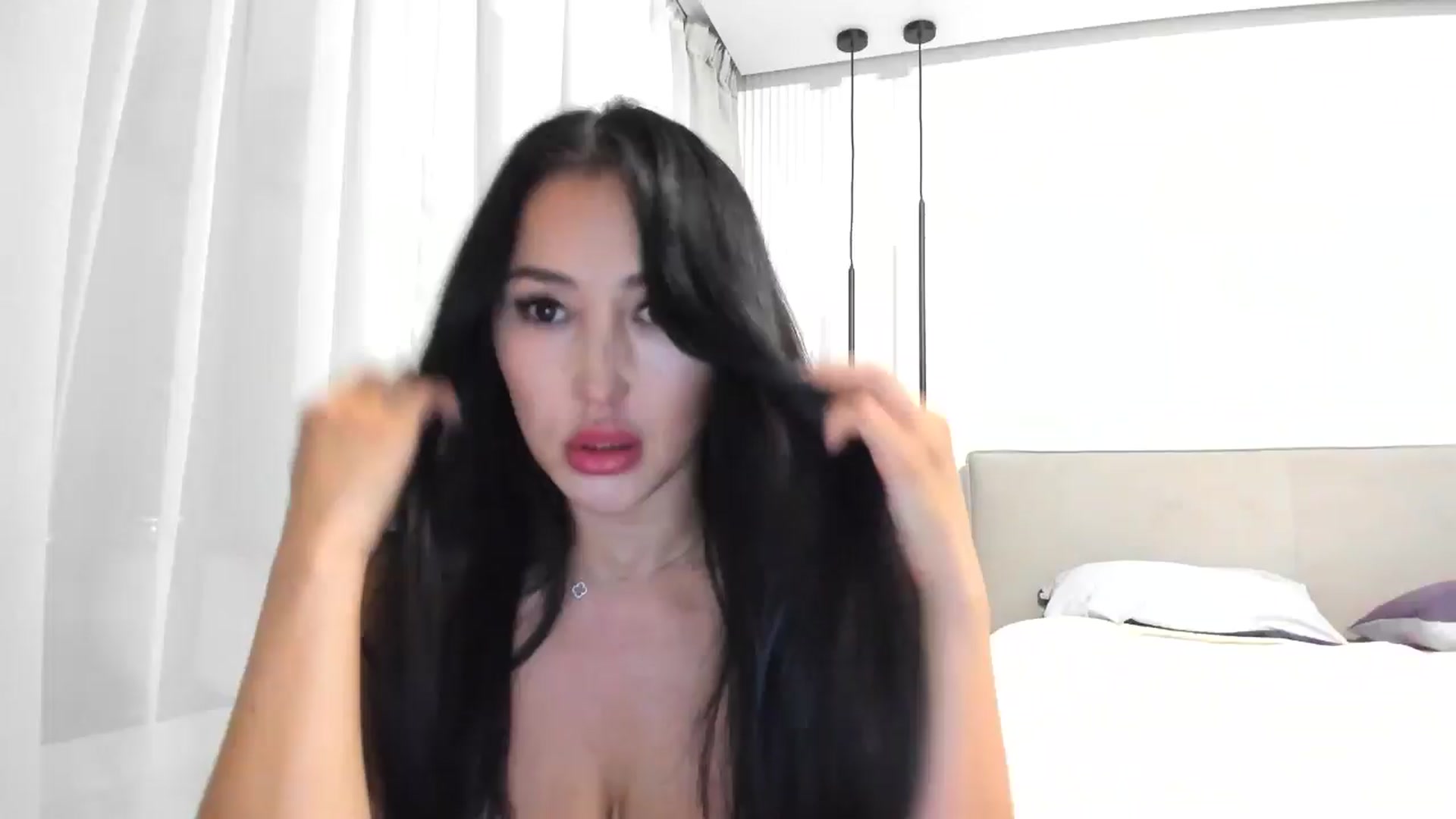 Gallery image thumbnail from Juicy_lips's myfreecams stream on, 05/30/2025, 22:47 image 15 of 20
