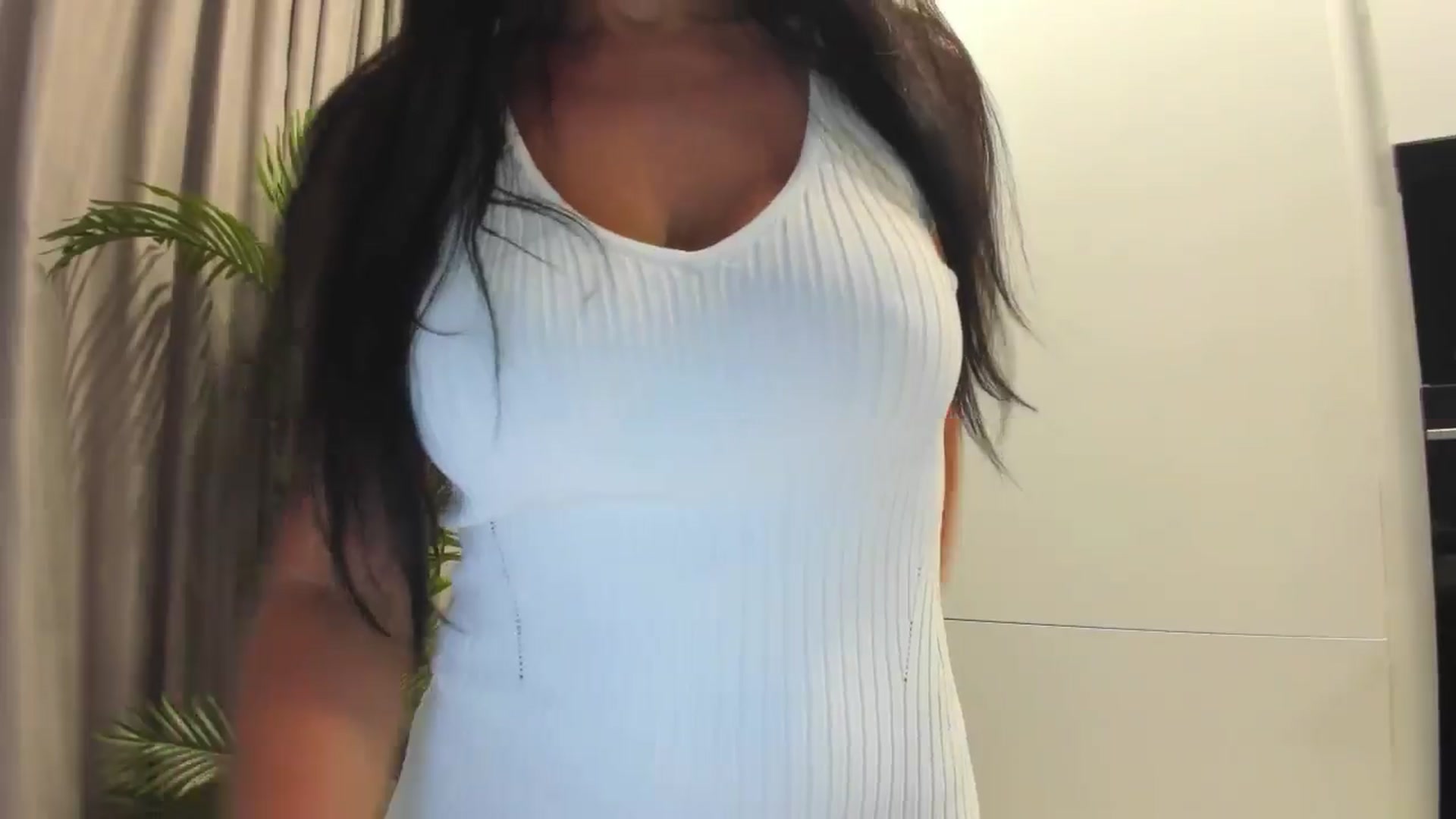 Gallery image thumbnail from Juicy_lips's myfreecams stream on, 06/05/2025, 17:45 image 6 of 20
