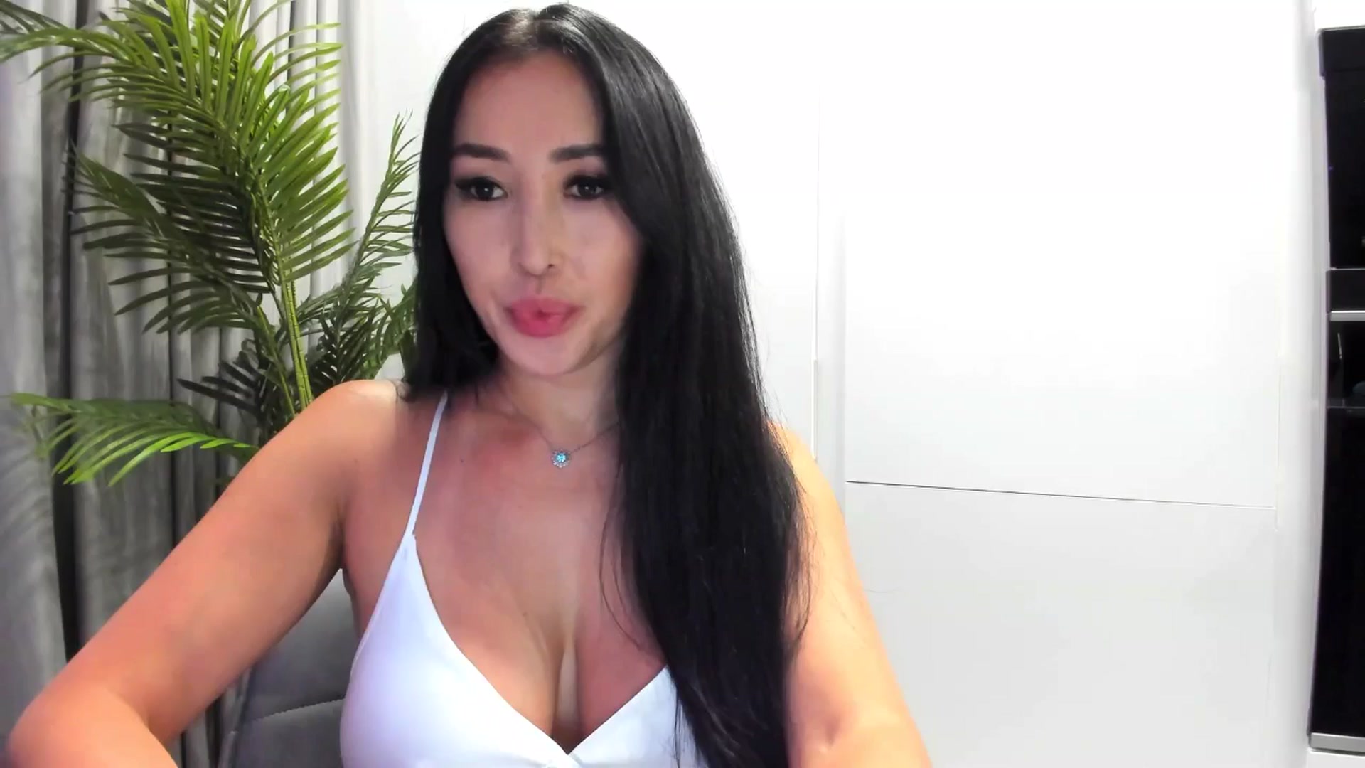 Gallery image thumbnail from Juicy_lips's myfreecams stream on, 06/07/2025, 22:51 image 1 of 20