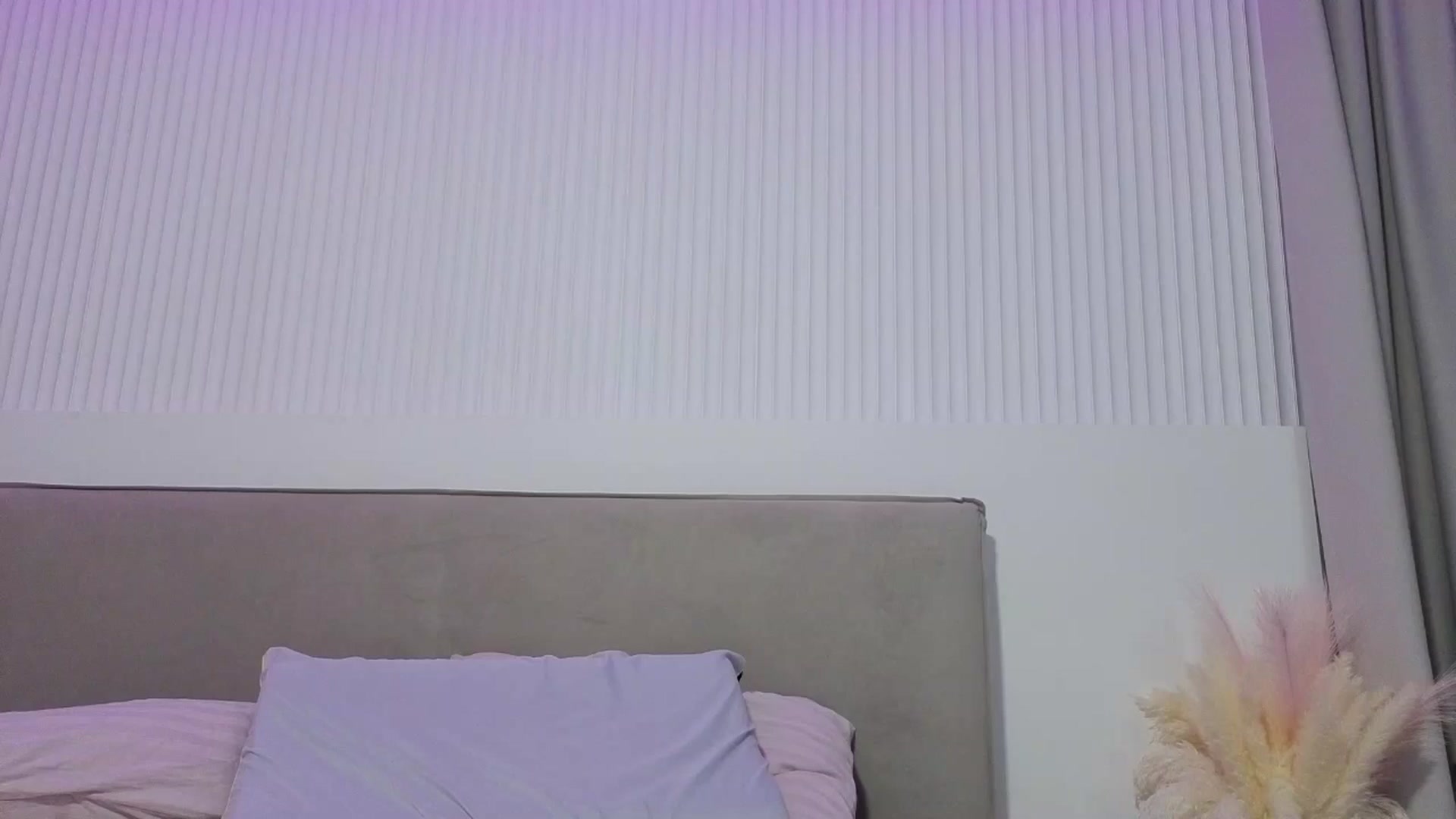 Gallery image thumbnail from Juicy_lips's myfreecams stream on, 07/12/2025, 22:28 image 15 of 20