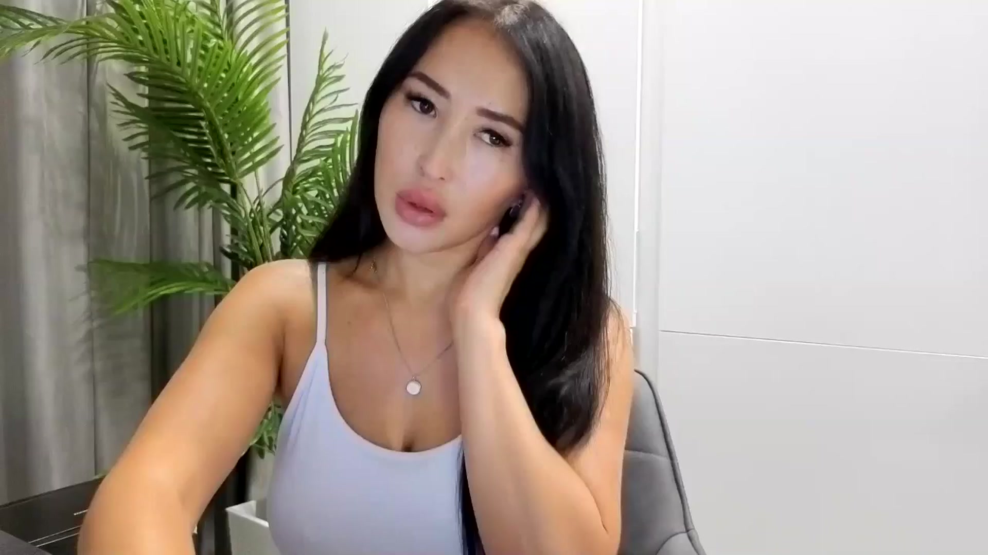 Gallery image thumbnail from Juicy_lips's myfreecams stream on, 07/17/2025, 20:49 image 19 of 20