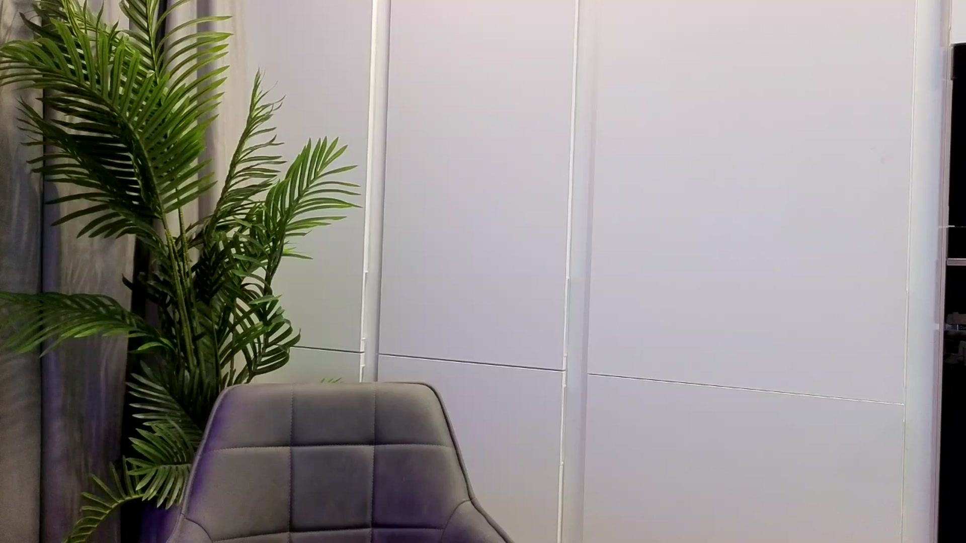 Gallery image thumbnail from Juicy_lips's myfreecams stream on, 07/20/2025, 20:27 image 14 of 20