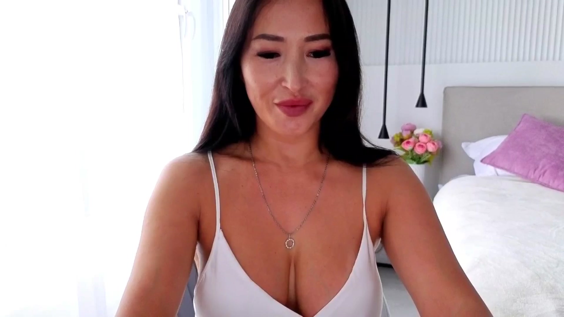 Gallery image thumbnail from Juicy_lips's myfreecams stream on, 08/06/2025, 15:44 image 8 of 20