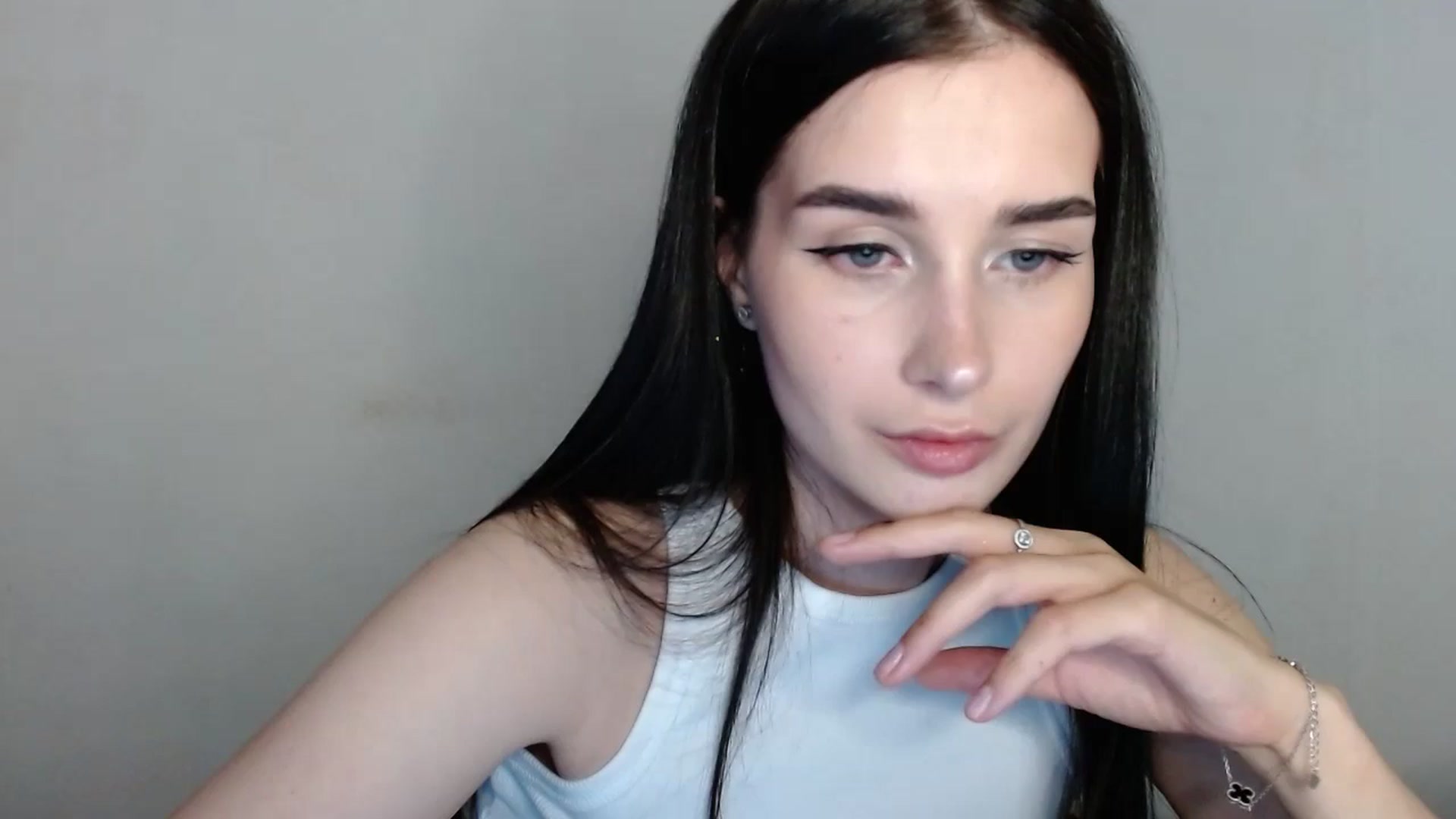 Gallery image thumbnail from Juicy_peach_'s myfreecams stream on, 05/06/2024, 16:15 image 5 of 20
