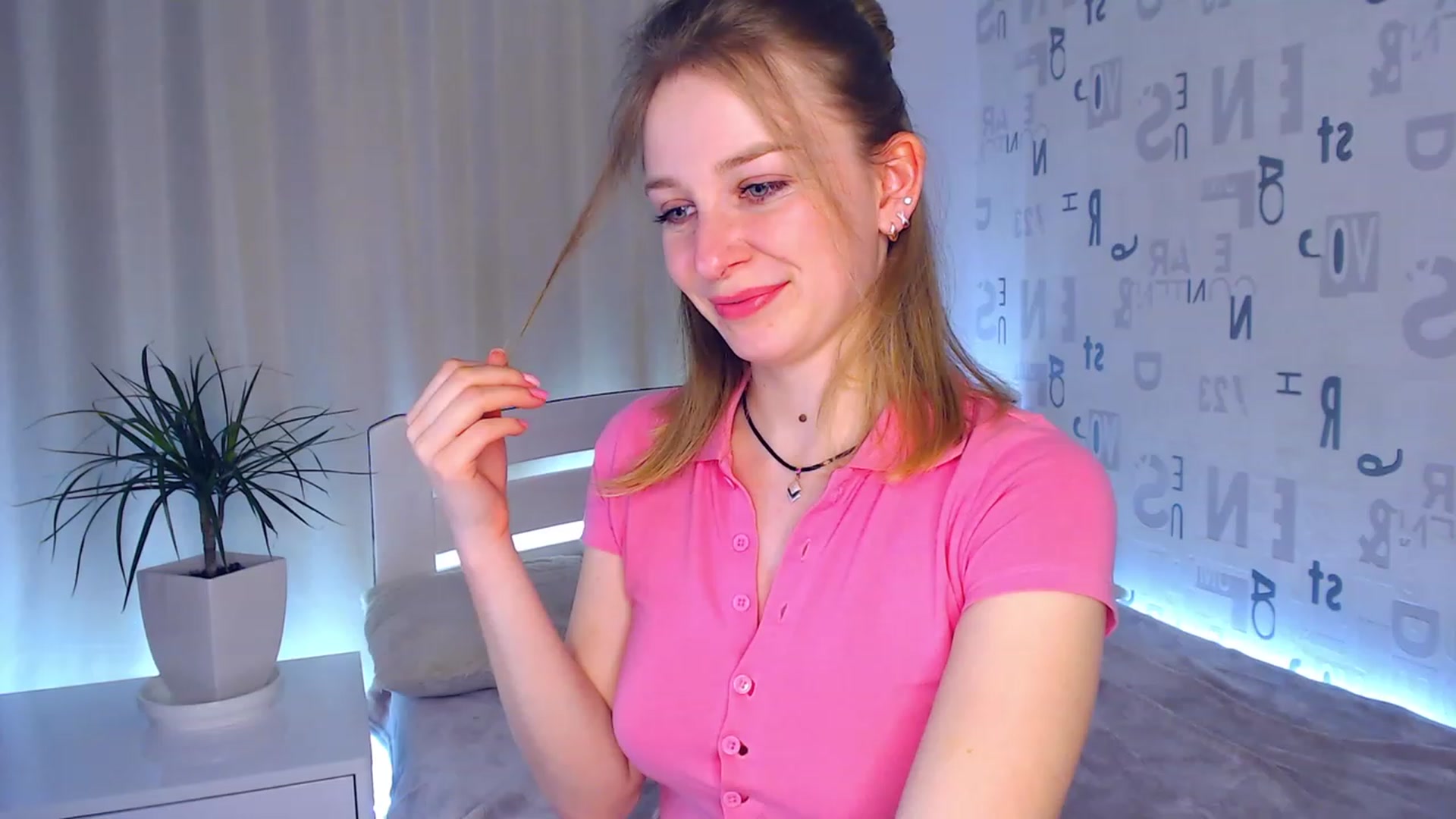 Gallery image thumbnail from Juicyjines's myfreecams stream on, 04/04/2023, 17:50 image 15 of 20