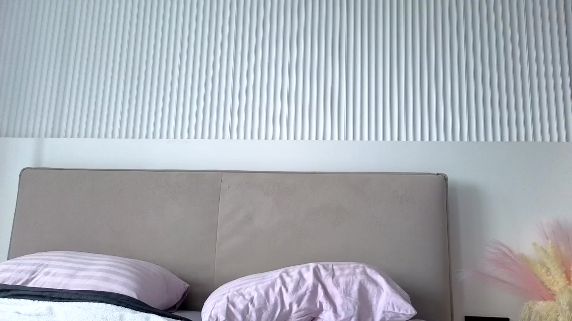 Gallery image thumbnail from Juicylips_'s myfreecams stream on, 12/25/2025, 10:17 image 18 of 20