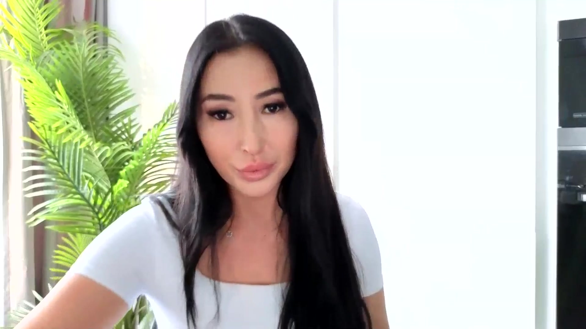 Gallery image thumbnail from Juicylips_'s myfreecams stream on, 01/14/2026, 09:39 image 2 of 20