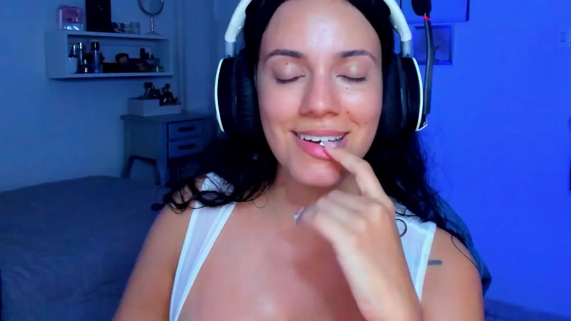 Gallery image thumbnail from Juicyveronik's myfreecams stream on, 07/04/2024, 02:13 image 13 of 20