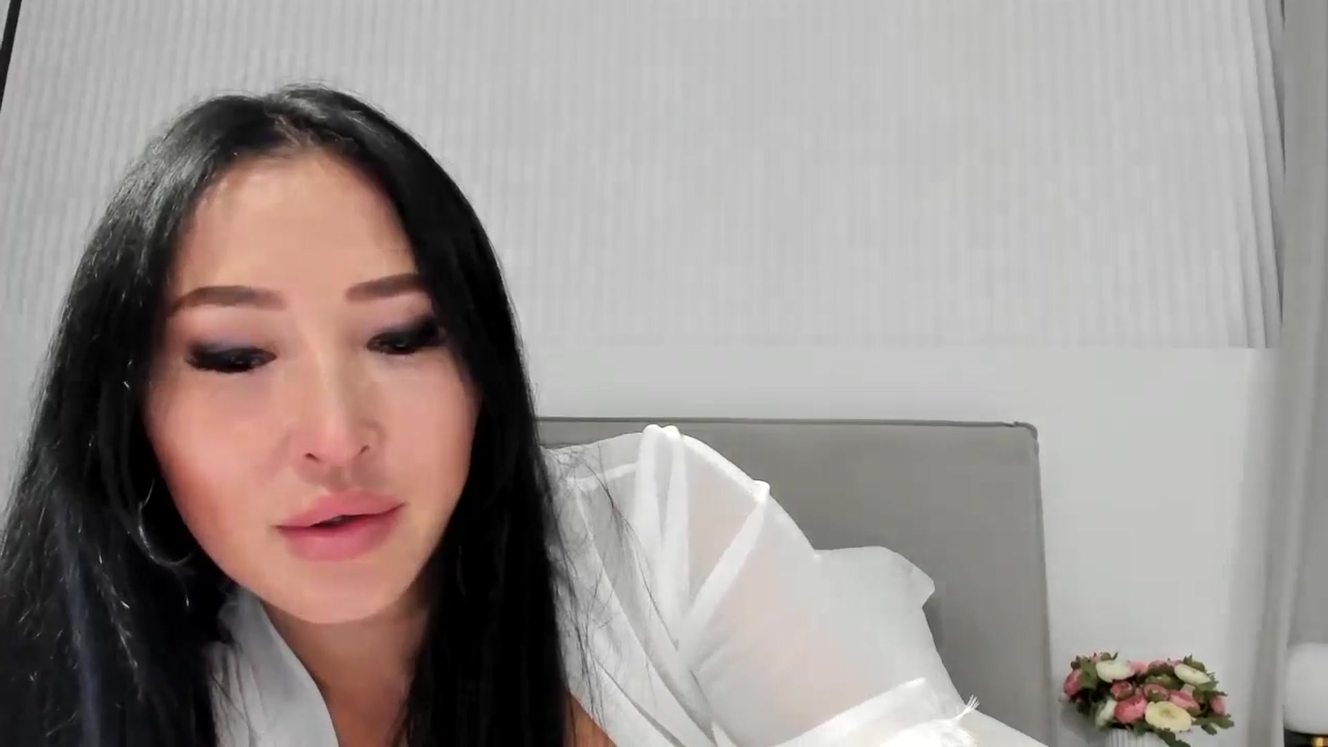 Gallery image thumbnail from JuicyyHottie's myfreecams stream on, 05/21/2024, 21:34 image 4 of 20