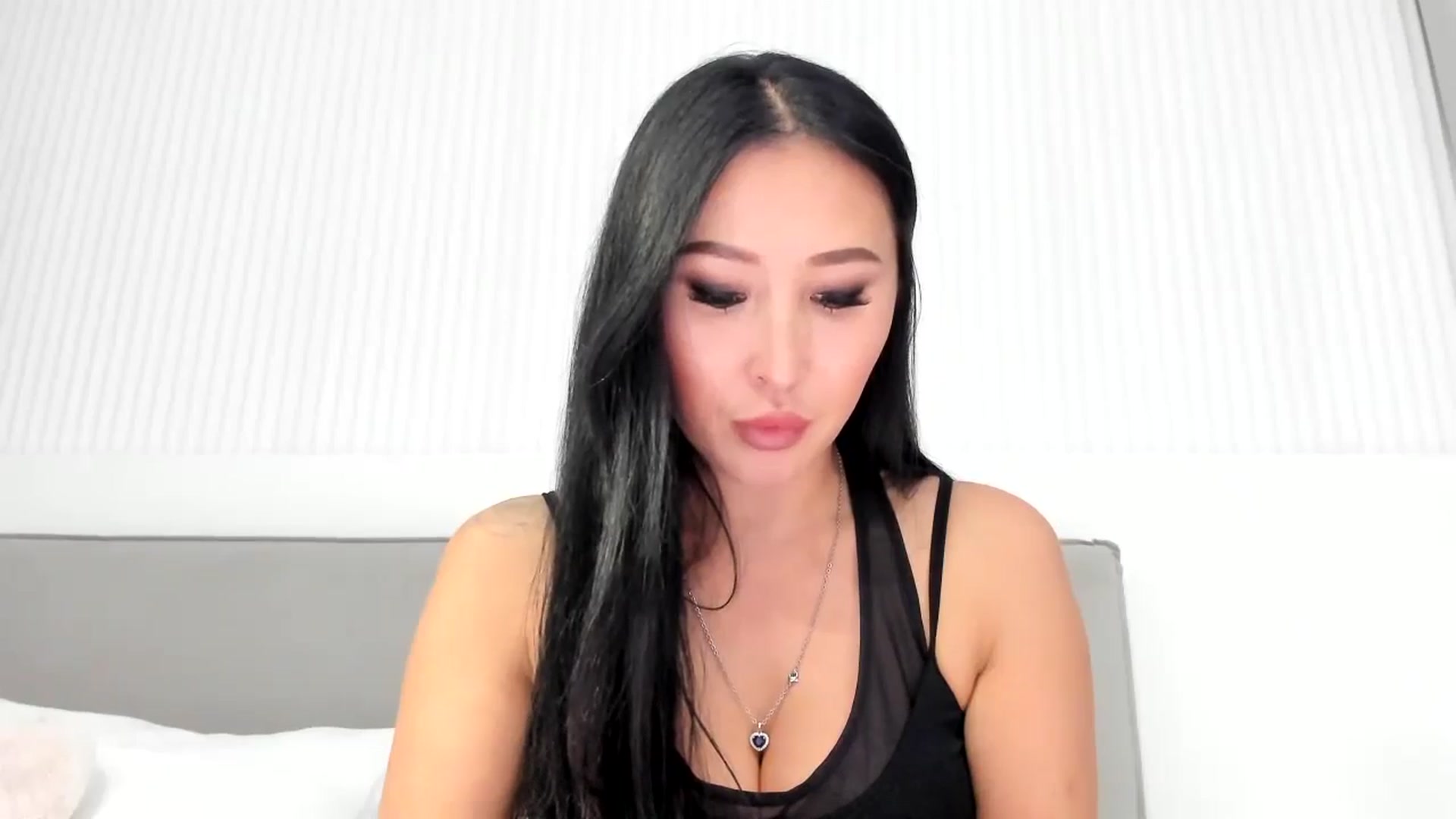 Gallery image thumbnail from JuicyyHottie's myfreecams stream on, 05/25/2024, 18:40 image 3 of 20