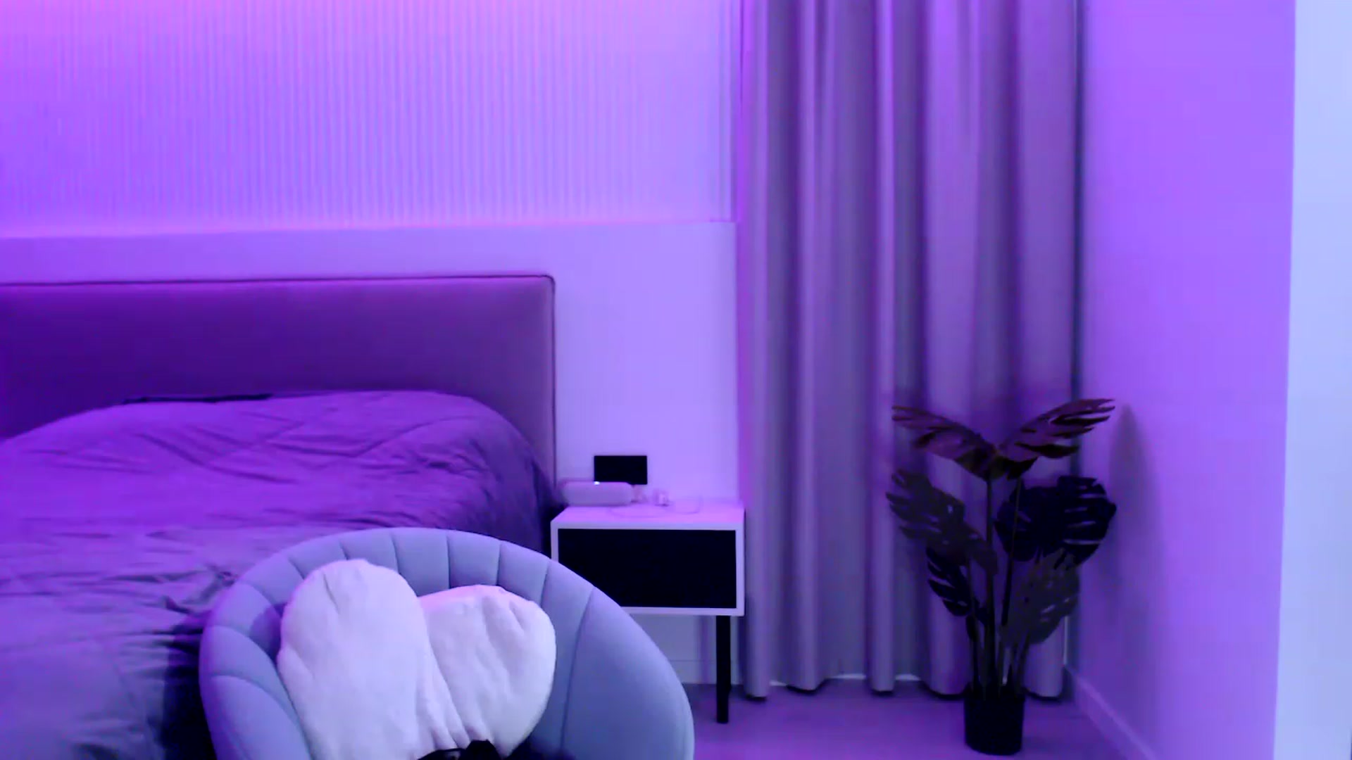Gallery image thumbnail from Juicyylips's myfreecams stream on, 08/20/2023, 21:40 image 19 of 20