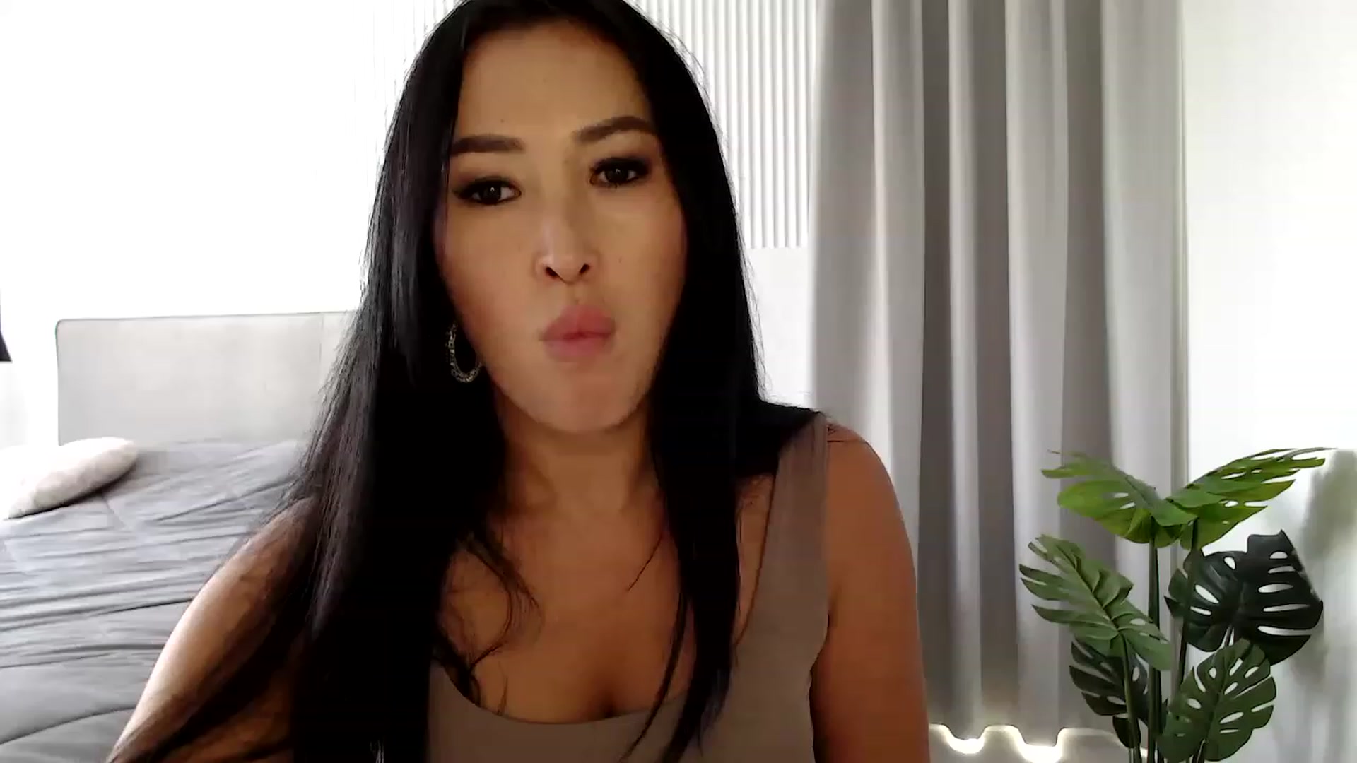 Gallery image thumbnail from Juicyylips's myfreecams stream on, 08/25/2023, 12:30 image 20 of 20