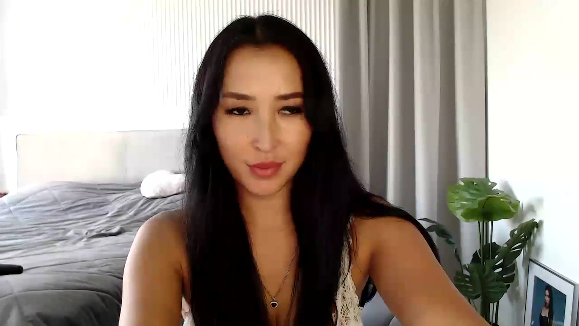 Gallery image thumbnail from Juicyylips's myfreecams stream on, 08/30/2023, 14:39 image 13 of 20