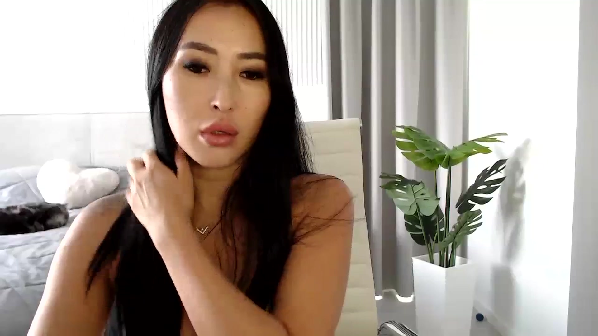 Gallery image thumbnail from Juicyylips's myfreecams stream on, 09/04/2023, 12:48 image 7 of 20
