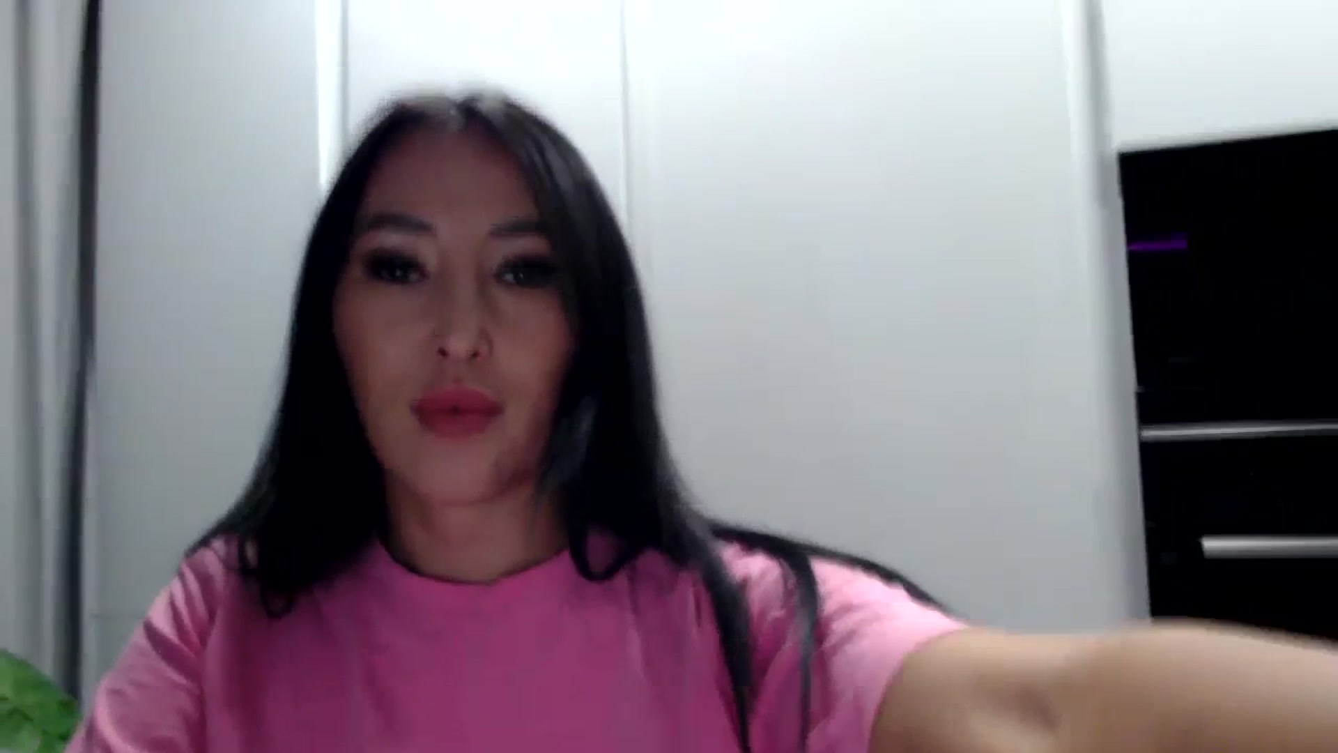 Gallery image thumbnail from Juicyylips's myfreecams stream on, 09/16/2023, 18:14 image 17 of 20