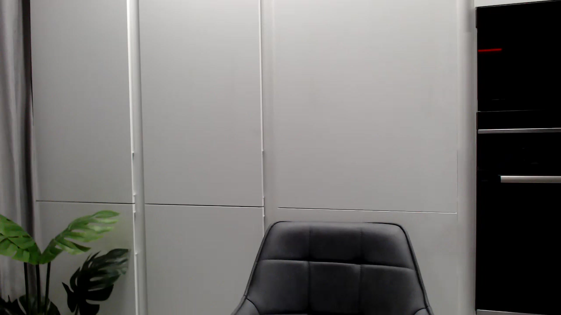 Gallery image thumbnail from Juicyylips's myfreecams stream on, 09/16/2023, 18:14 image 4 of 20