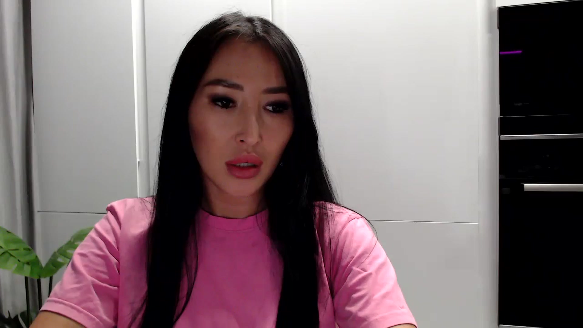 Gallery image thumbnail from Juicyylips's myfreecams stream on, 09/16/2023, 18:14 image 14 of 20