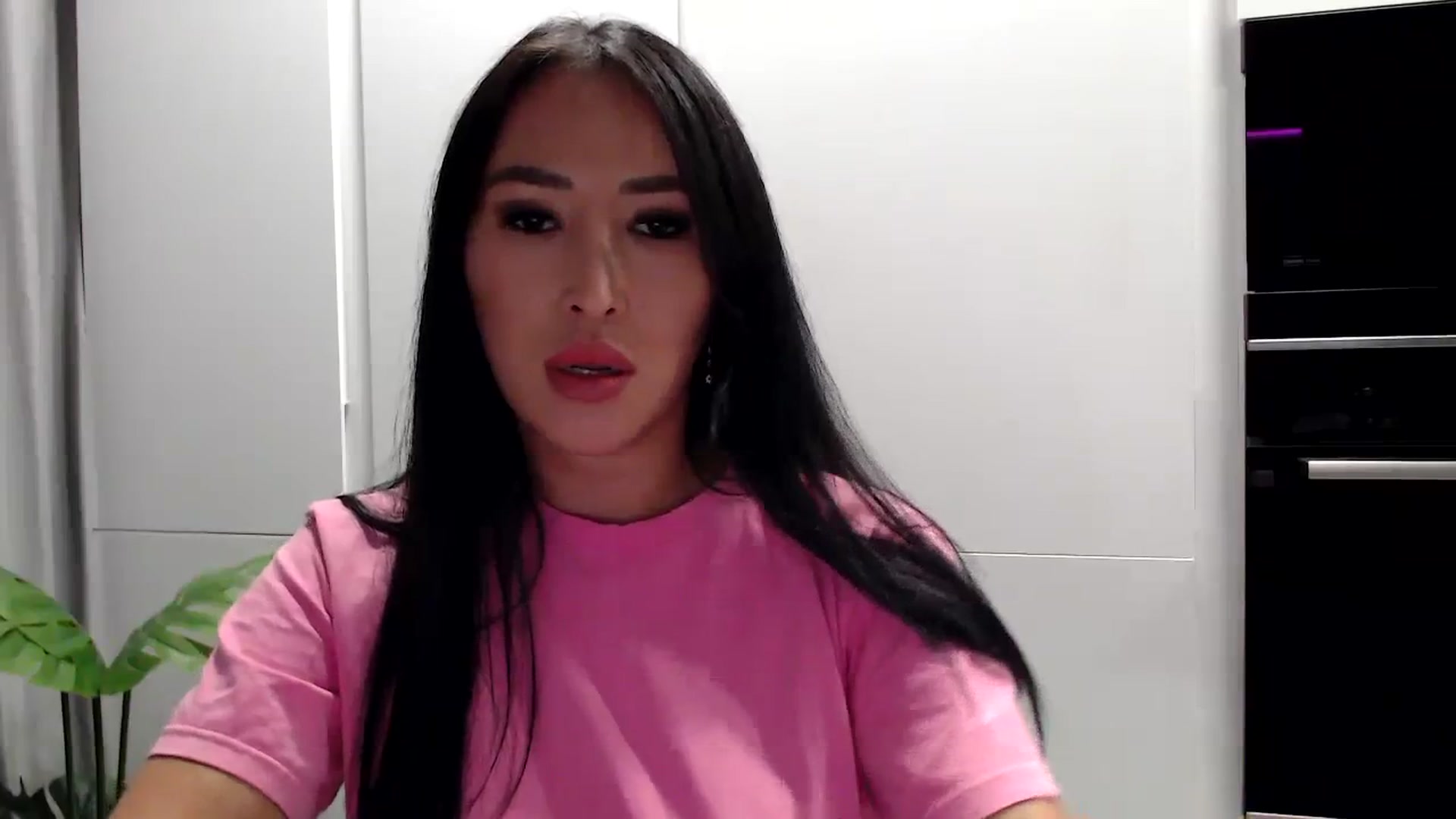 Gallery image thumbnail from Juicyylips's myfreecams stream on, 09/16/2023, 18:14 image 10 of 20