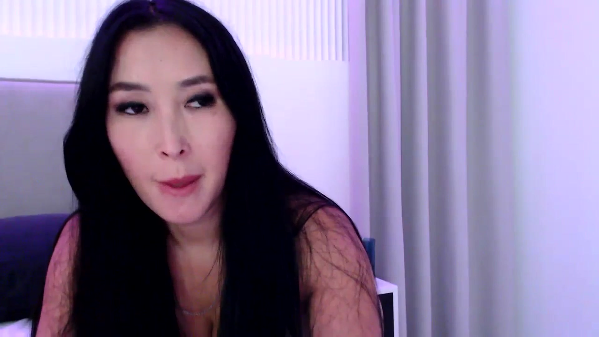 Gallery image thumbnail from Juicyylips's myfreecams stream on, 10/05/2023, 19:58 image 14 of 20