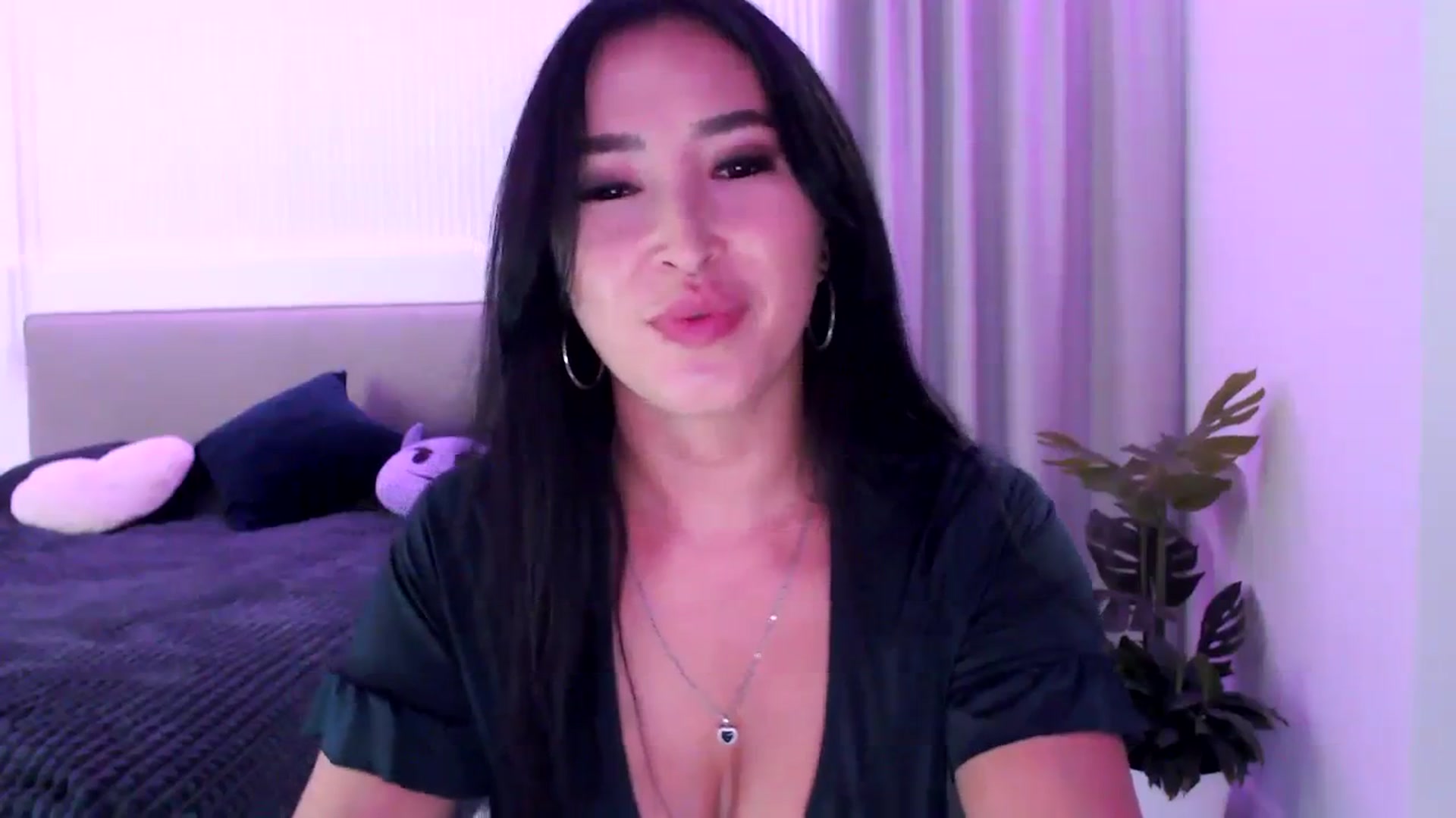 Gallery image thumbnail from Juicyylips's myfreecams stream on, 10/07/2023, 17:40 image 11 of 20