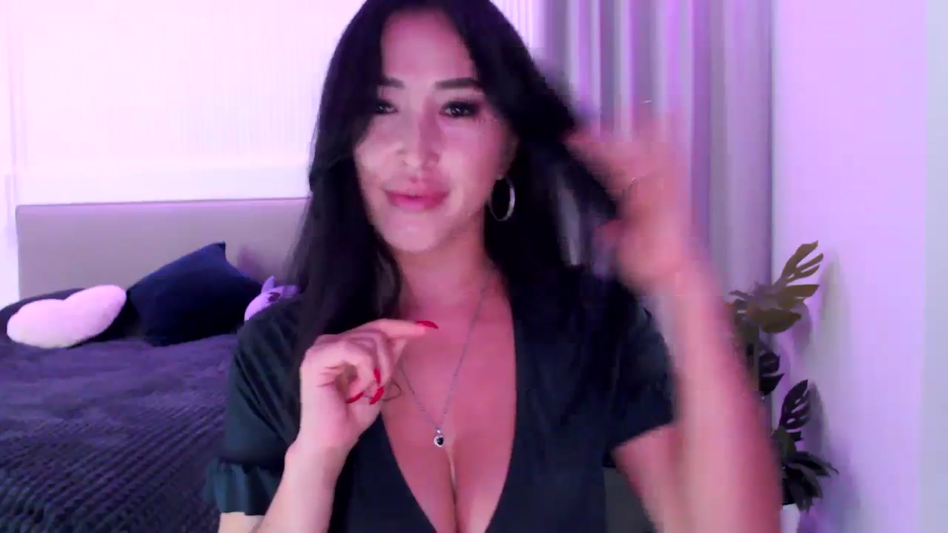 Gallery image thumbnail from Juicyylips's myfreecams stream on, 10/07/2023, 17:40 image 15 of 20