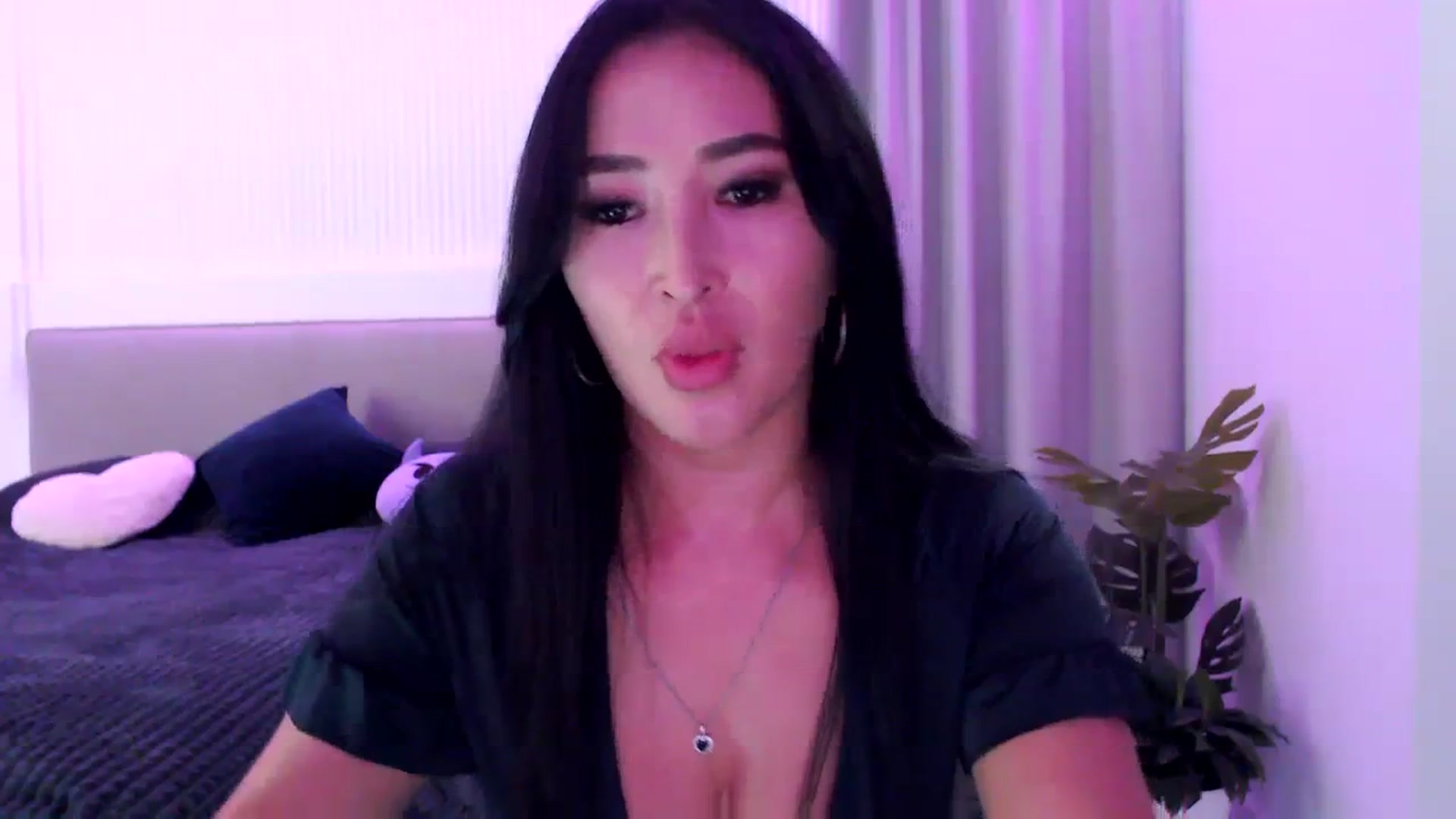 Gallery image thumbnail from Juicyylips's myfreecams stream on, 10/07/2023, 17:40 image 20 of 20