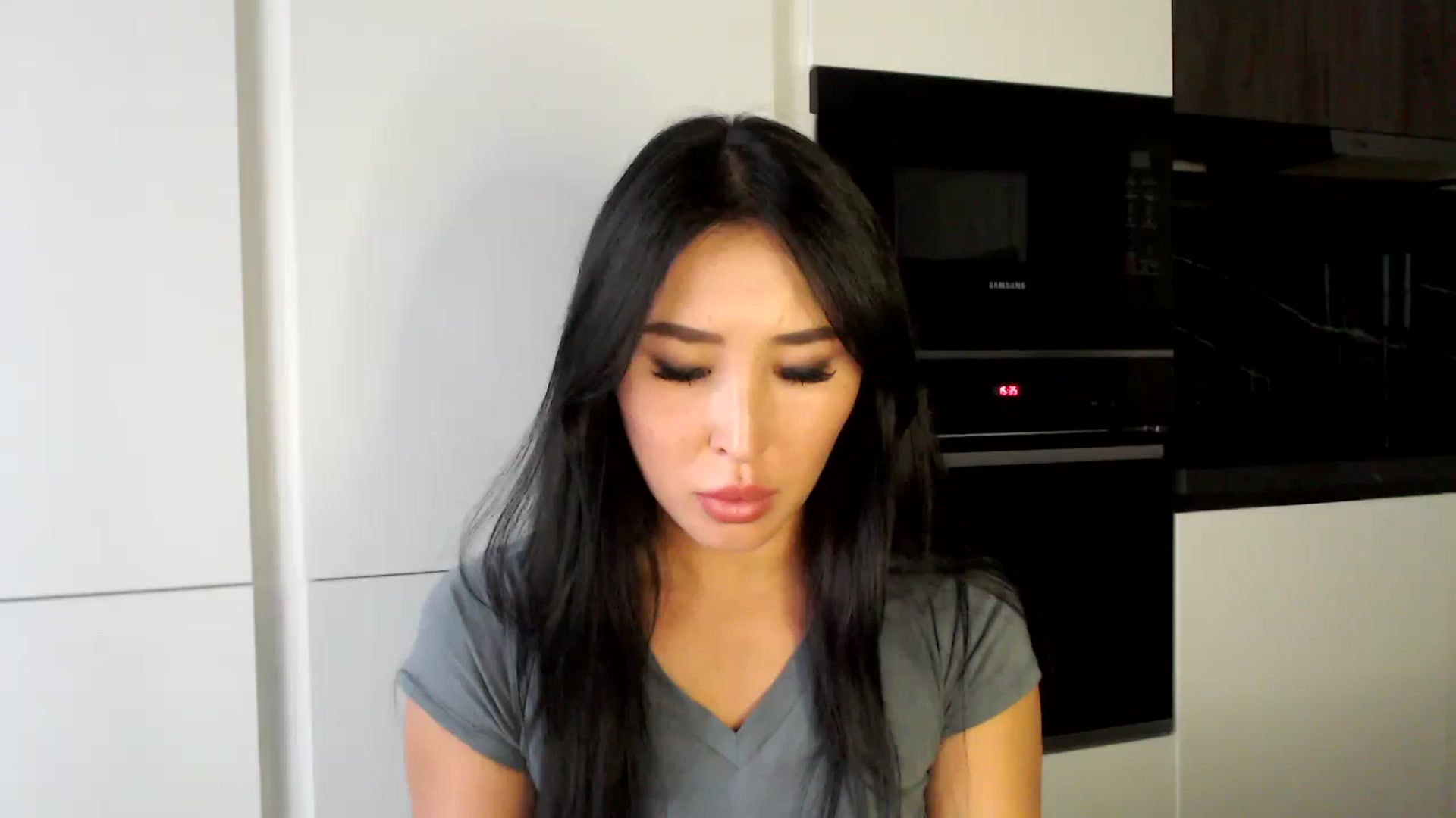 Gallery image thumbnail from Juicyylips's myfreecams stream on, 10/17/2023, 12:49 image 4 of 20