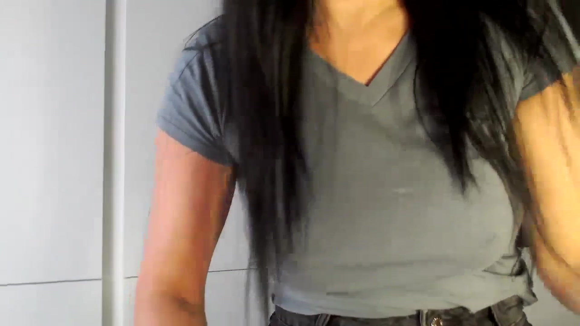 Gallery image thumbnail from Juicyylips's myfreecams stream on, 10/17/2023, 12:49 image 8 of 20