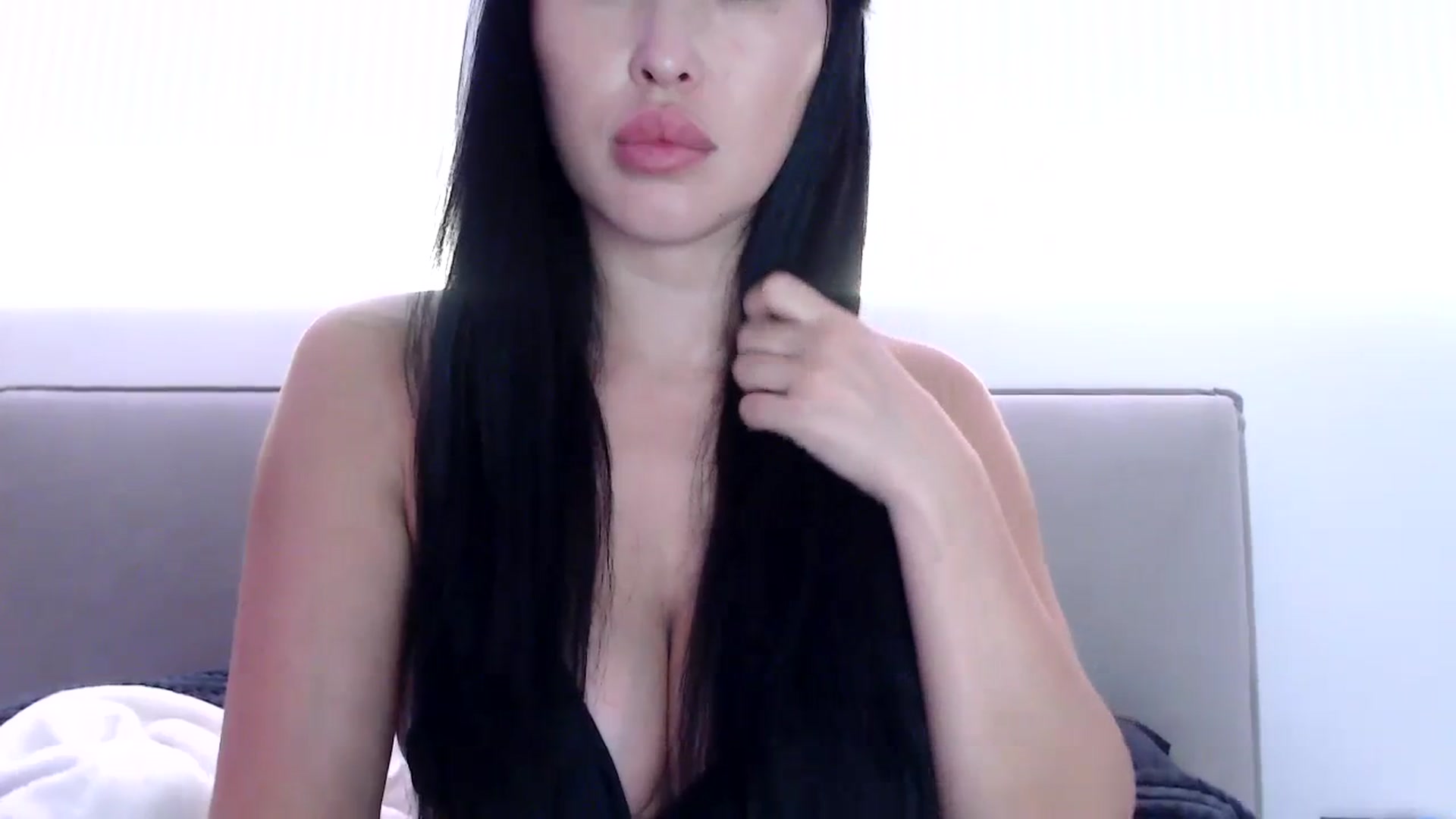 Gallery image thumbnail from Juicyylips's myfreecams stream on, 10/17/2023, 17:22 image 10 of 20