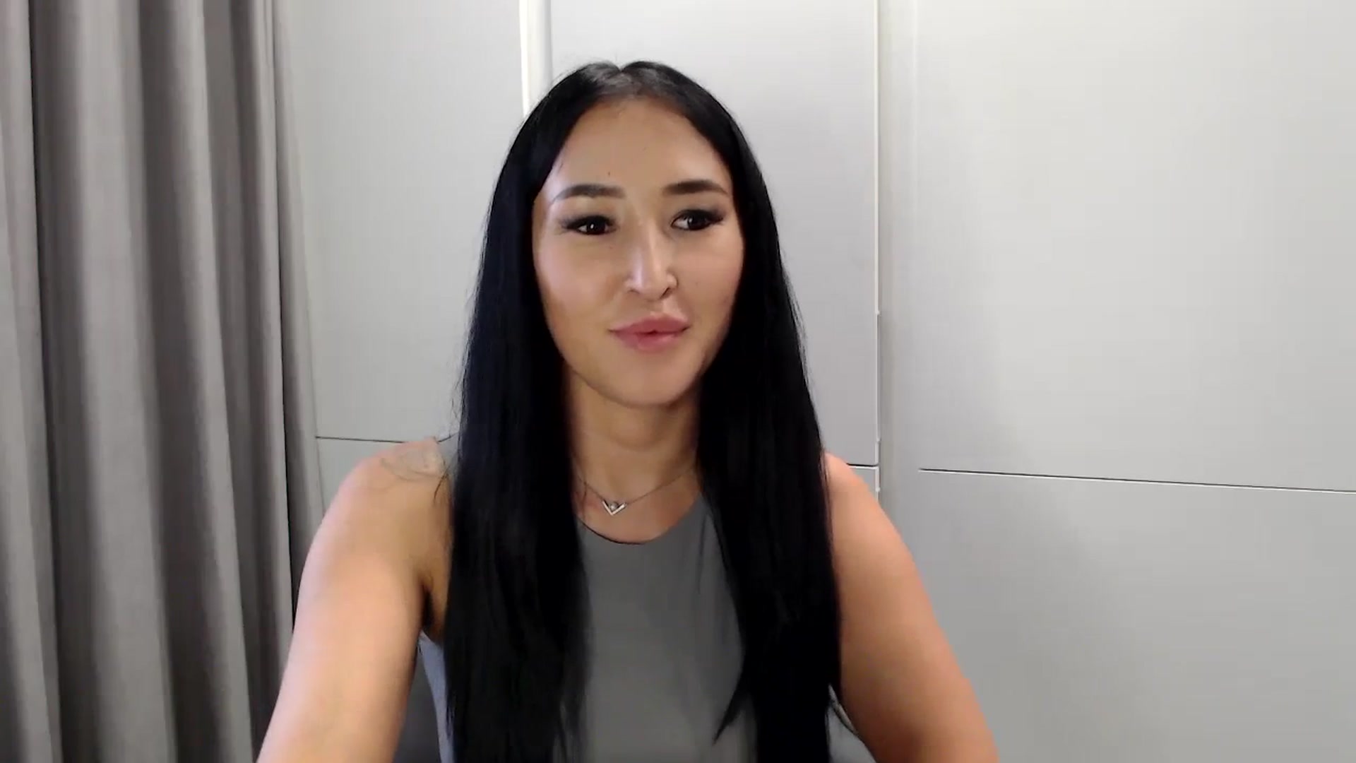 Gallery image thumbnail from Juicyylips's myfreecams stream on, 10/19/2023, 13:13 image 12 of 20
