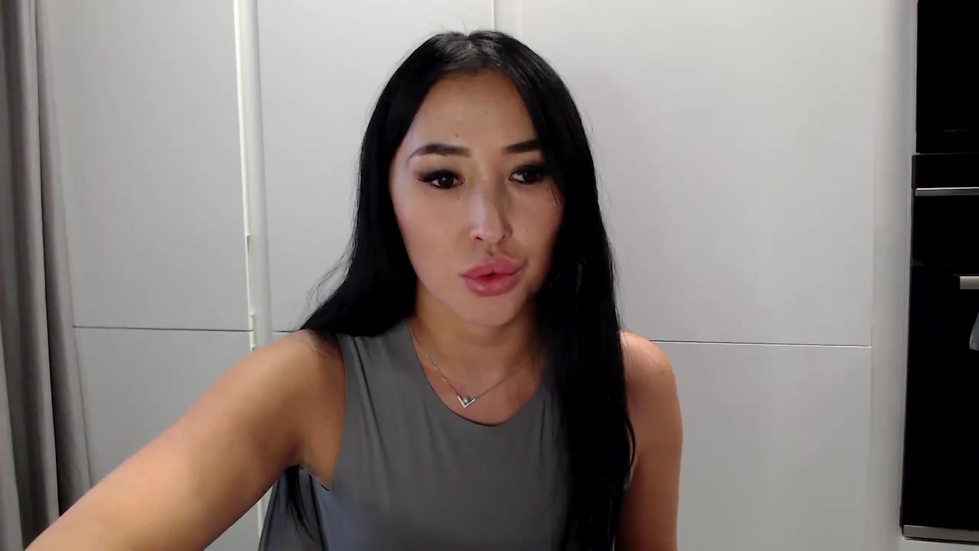 Gallery image thumbnail from Juicyylips's myfreecams stream on, 10/19/2023, 13:13 image 4 of 20