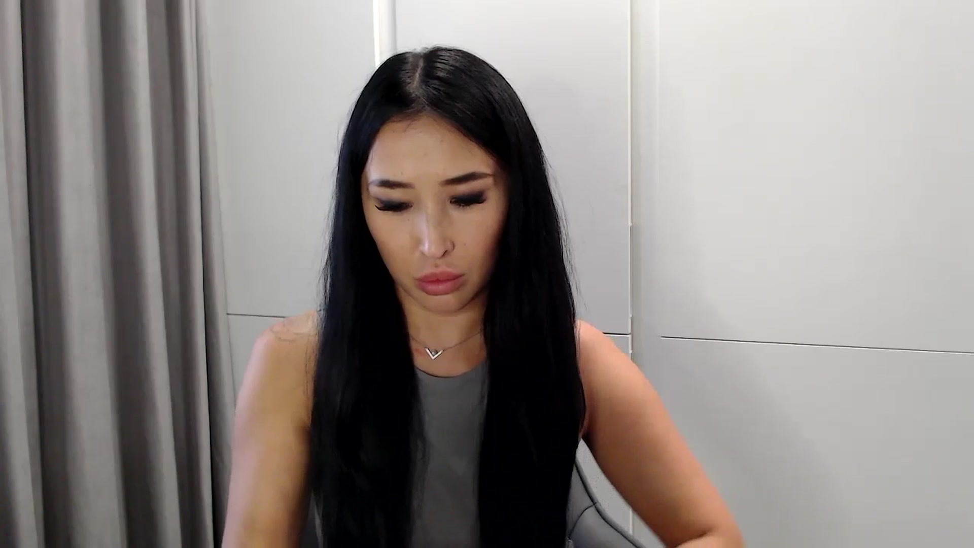 Gallery image thumbnail from Juicyylips's myfreecams stream on, 10/19/2023, 13:13 image 11 of 20