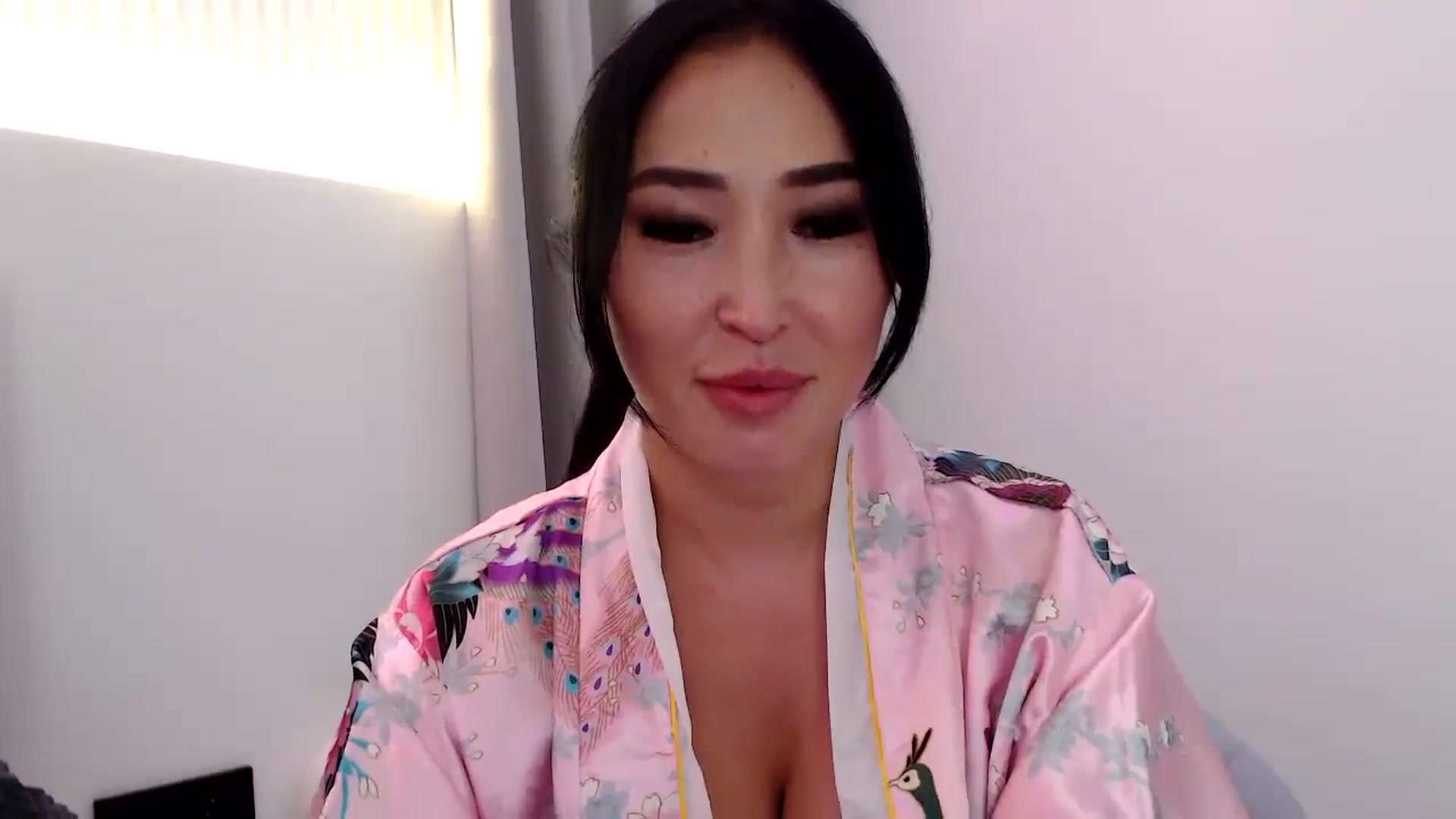 Gallery image thumbnail from Juicyylips's myfreecams stream on, 10/21/2023, 20:29 image 19 of 20