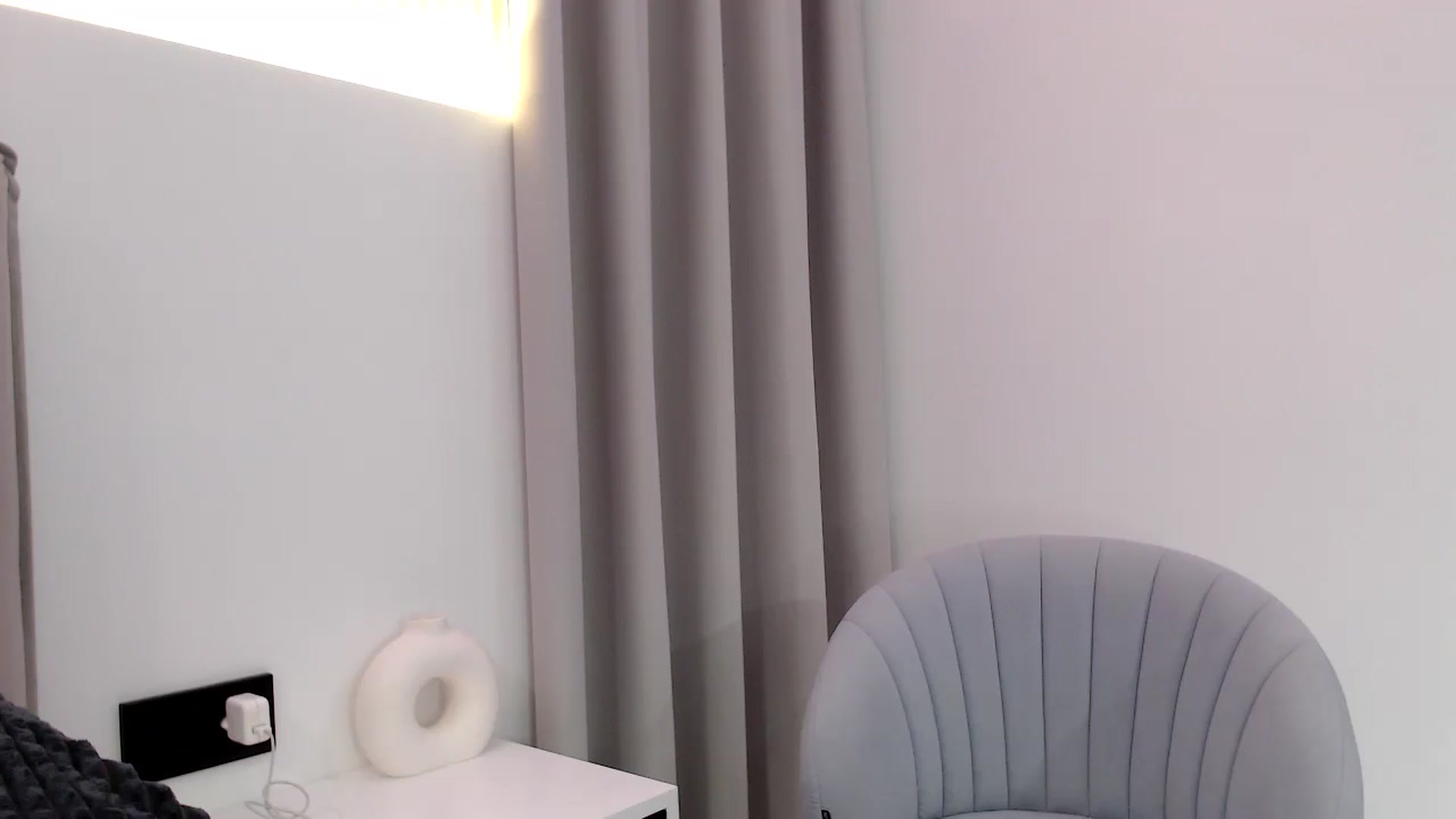 Gallery image thumbnail from Juicyylips's myfreecams stream on, 10/22/2023, 19:28 image 10 of 20