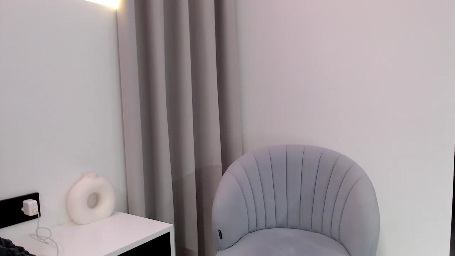 Gallery image thumbnail from Juicyylips's myfreecams stream on, 10/22/2023, 19:28 image 9 of 20