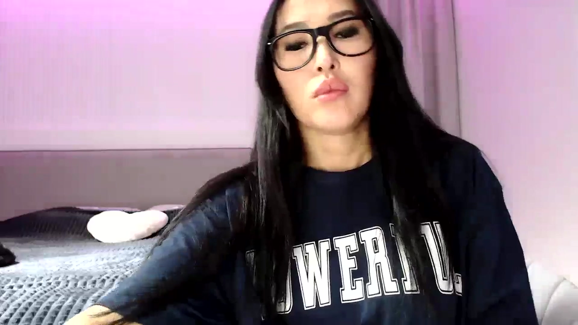 Gallery image thumbnail from Juicyylips's myfreecams stream on, 10/24/2023, 19:42 image 8 of 20