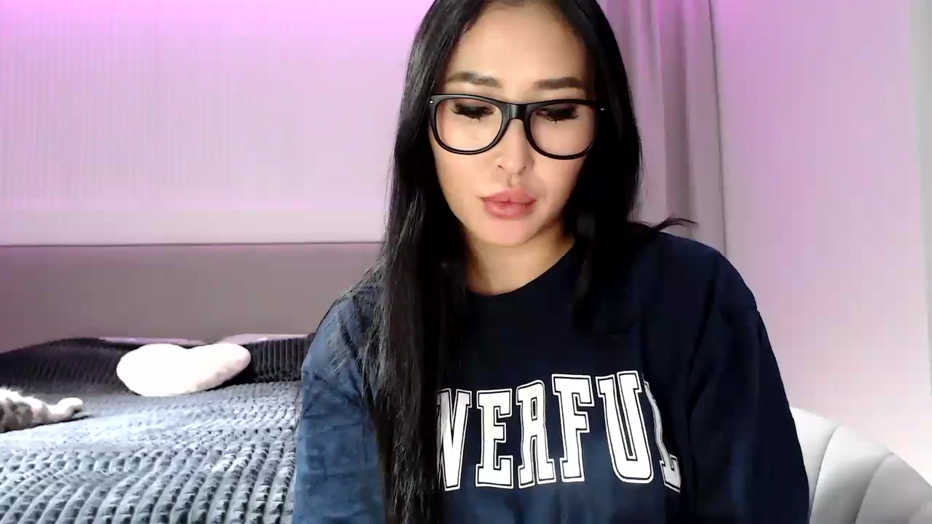 Gallery image thumbnail from Juicyylips's myfreecams stream on, 10/24/2023, 19:42 image 12 of 20