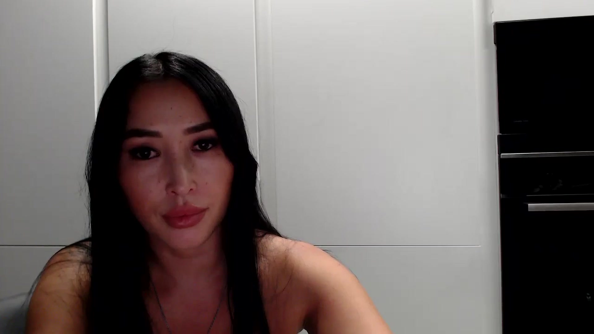 Gallery image thumbnail from Juicyylips's myfreecams stream on, 10/30/2023, 14:30 image 10 of 20