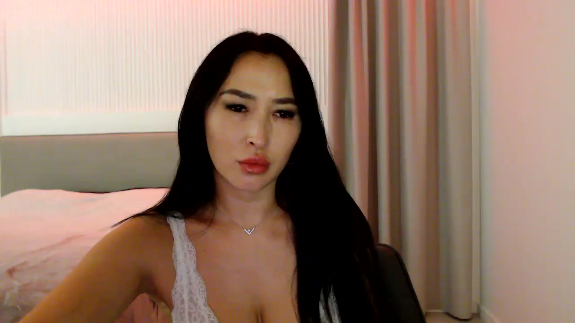 Gallery image thumbnail from Juicyylips's myfreecams stream on, 11/03/2023, 22:59 image 17 of 20