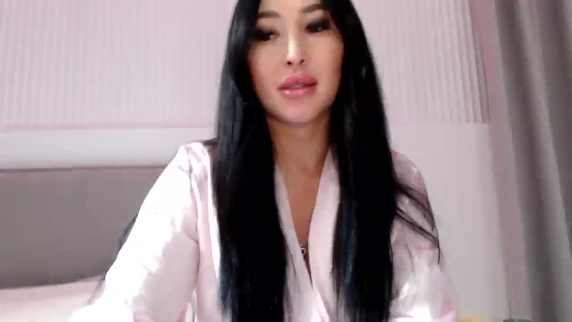 Gallery image thumbnail from Juicyylips's myfreecams stream on, 11/04/2023, 21:10 image 19 of 20