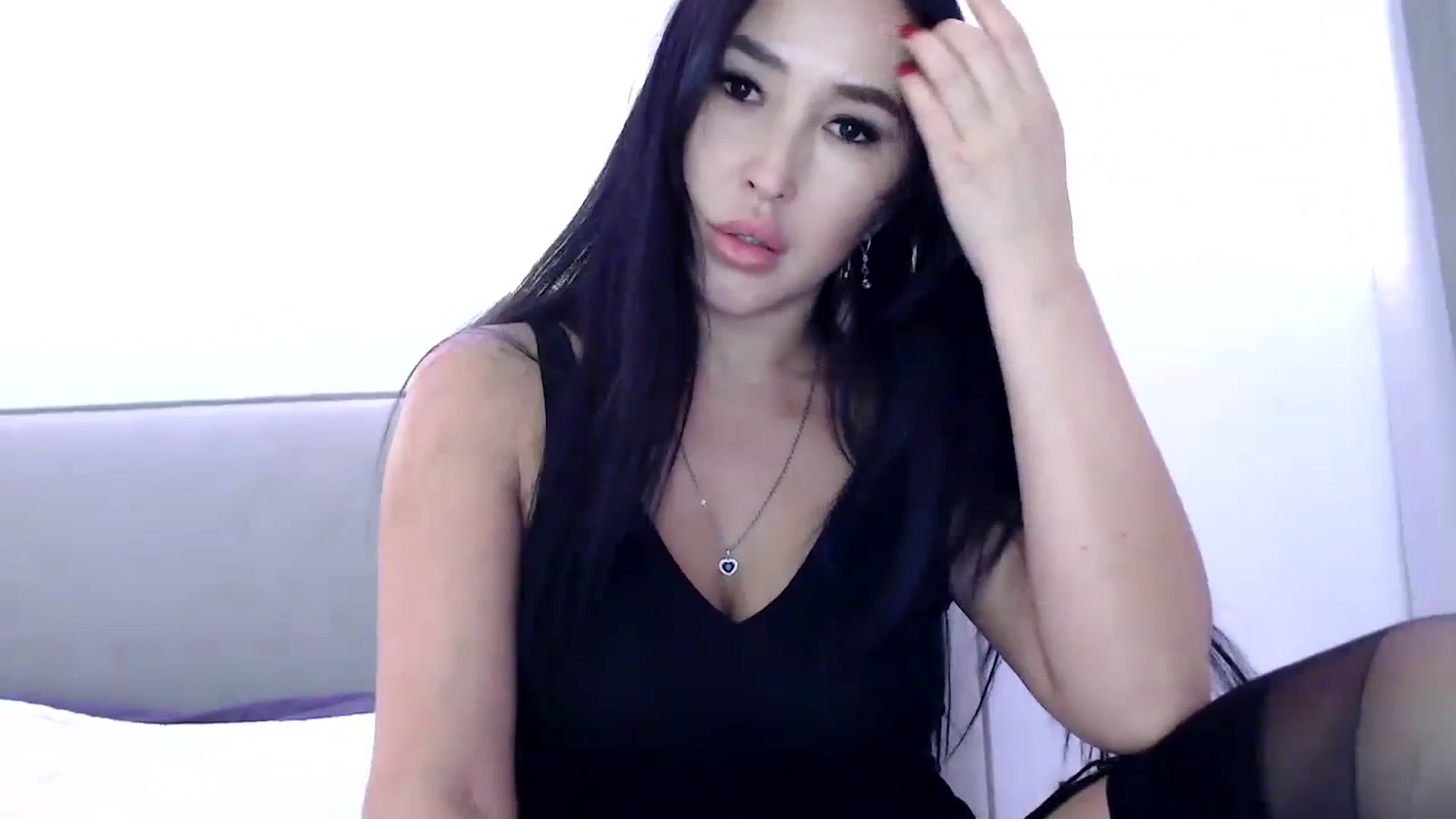 Gallery image thumbnail from Juicyylips's myfreecams stream on, 11/11/2023, 19:45 image 5 of 20
