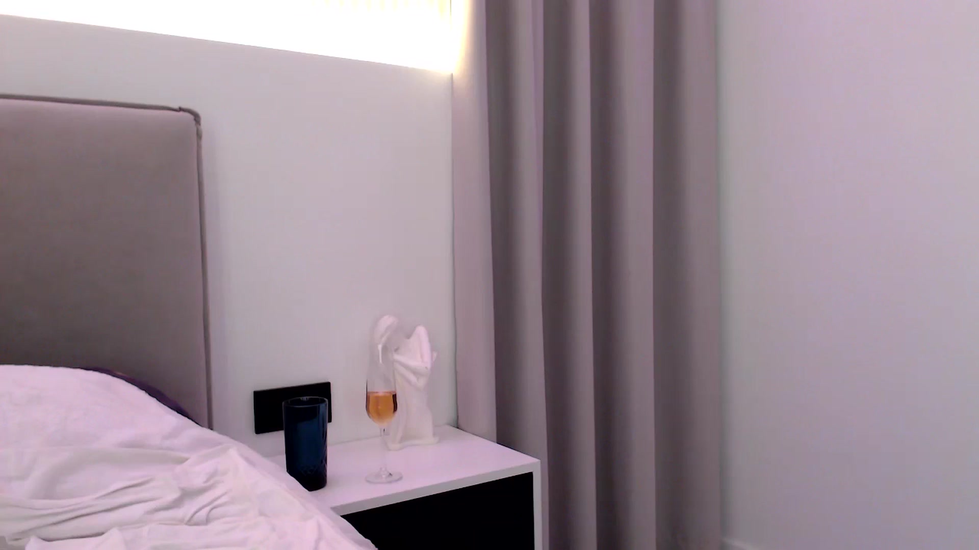 Gallery image thumbnail from Juicyylips's myfreecams stream on, 11/11/2023, 19:45 image 16 of 20