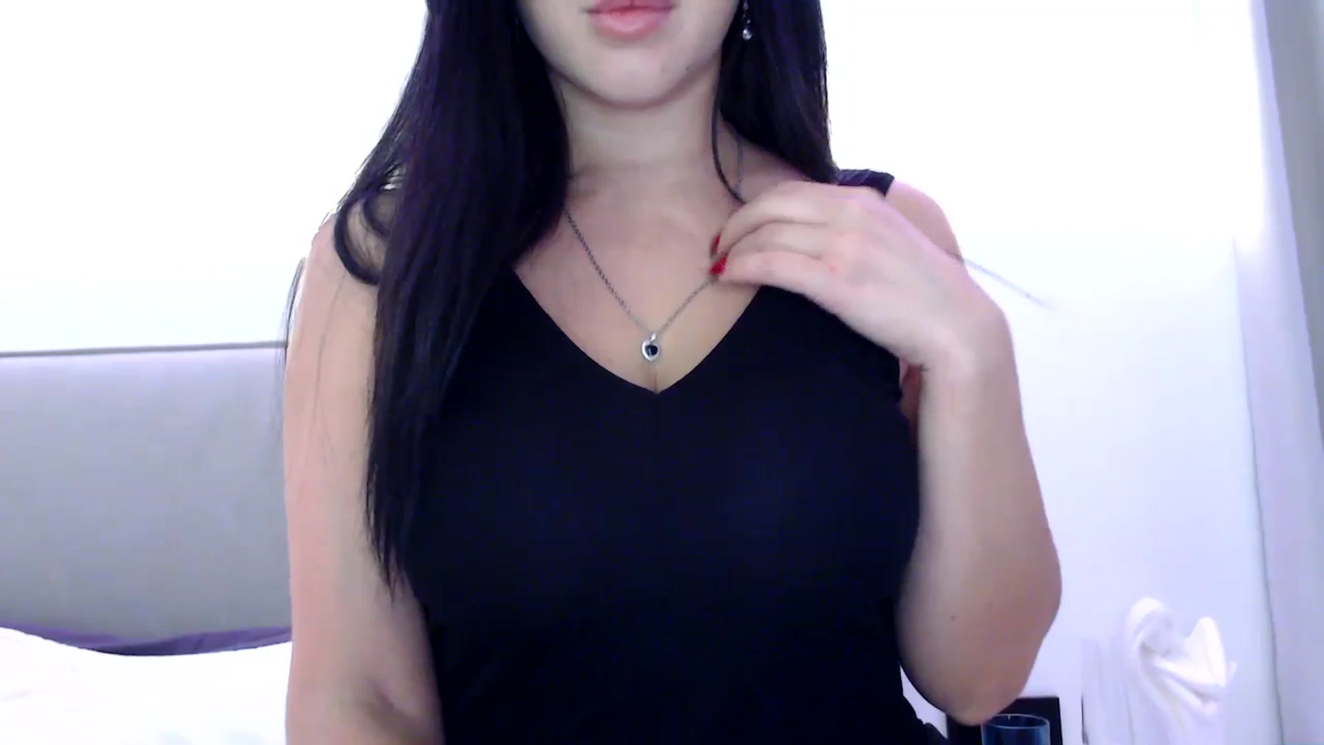 Gallery image thumbnail from Juicyylips's myfreecams stream on, 11/11/2023, 19:45 image 9 of 20