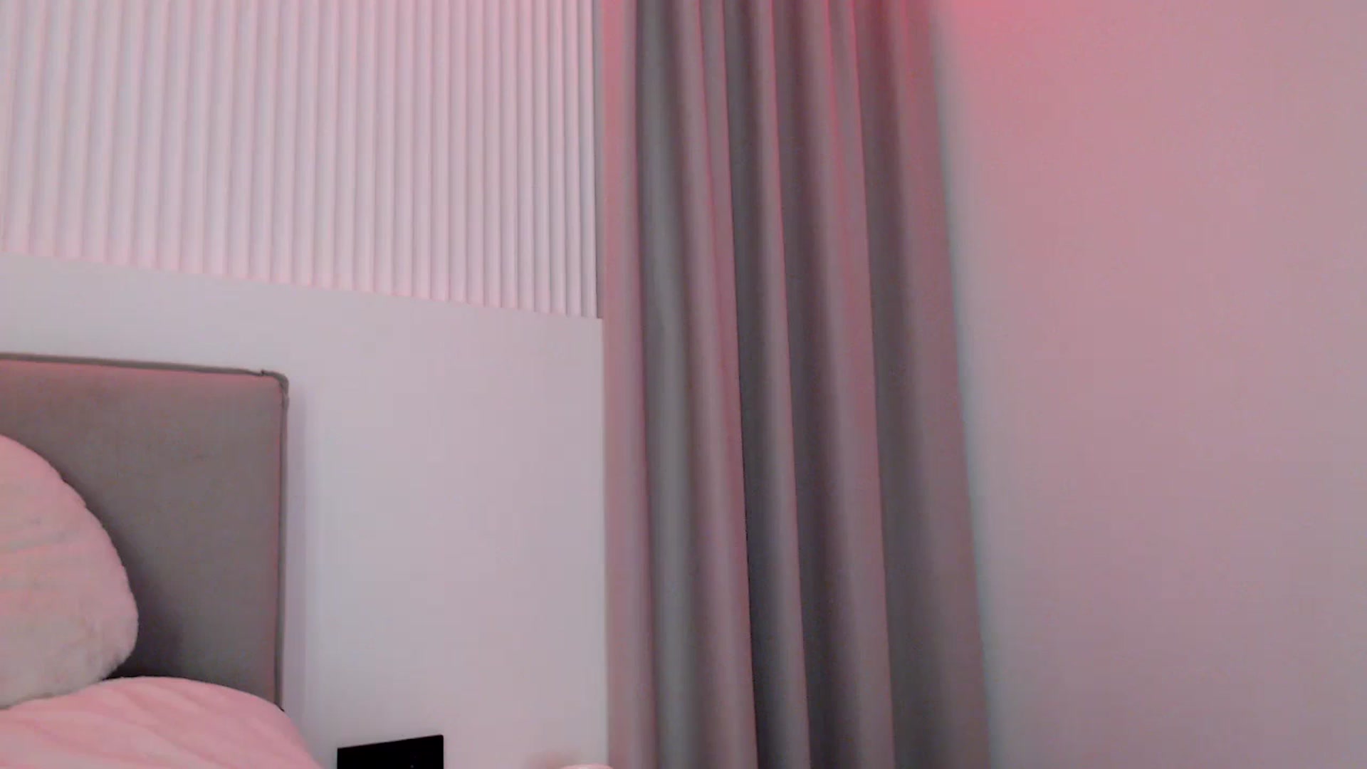 Gallery image thumbnail from Juicyylips's myfreecams stream on, 12/03/2023, 20:25 image 4 of 20