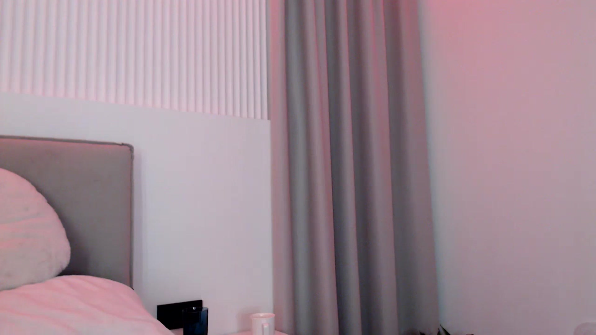 Gallery image thumbnail from Juicyylips's myfreecams stream on, 12/03/2023, 20:25 image 8 of 20
